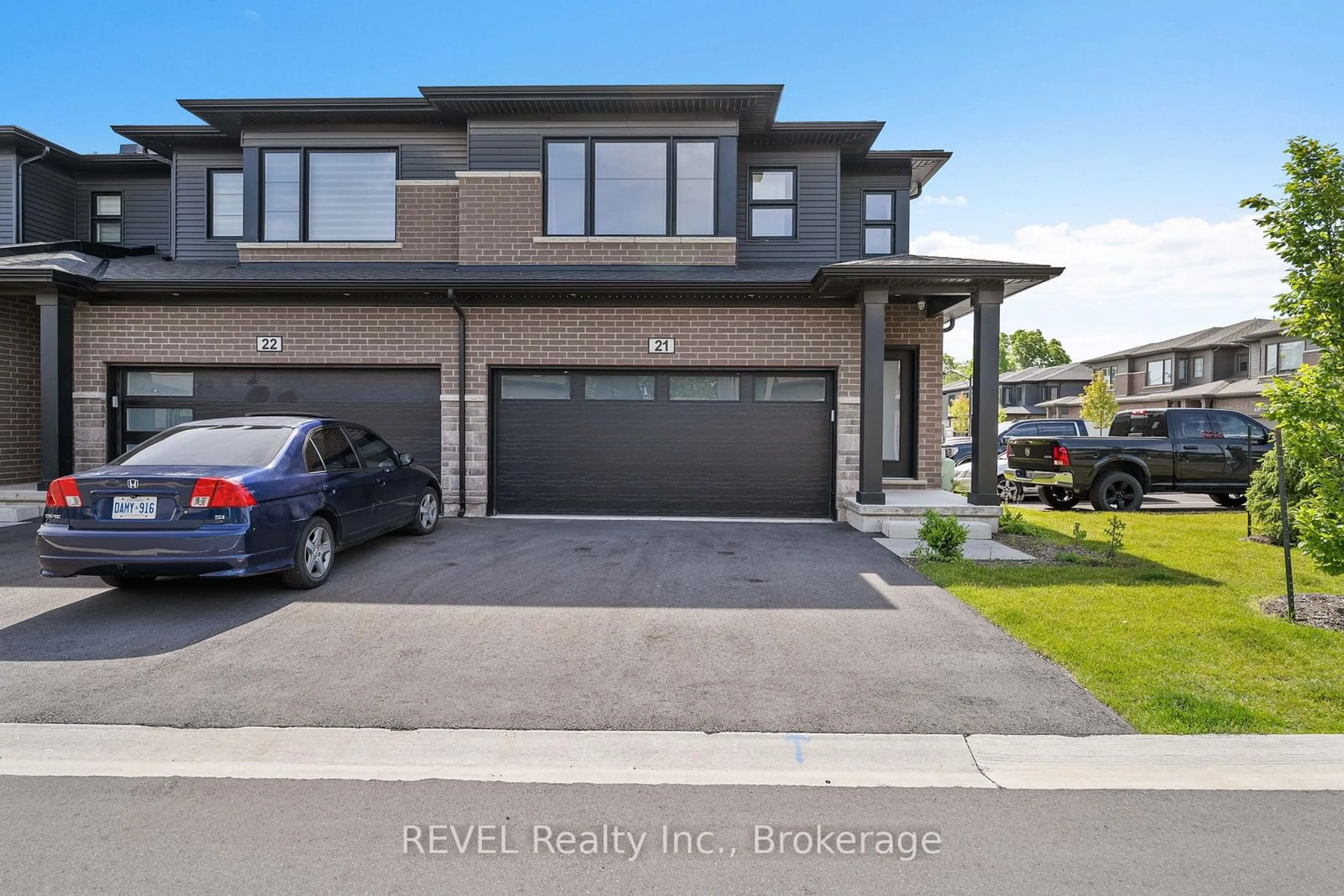 Frontside or backside of a home, the street view for 4552 Portage Rd #21, Niagara Falls Ontario L2E 6A8