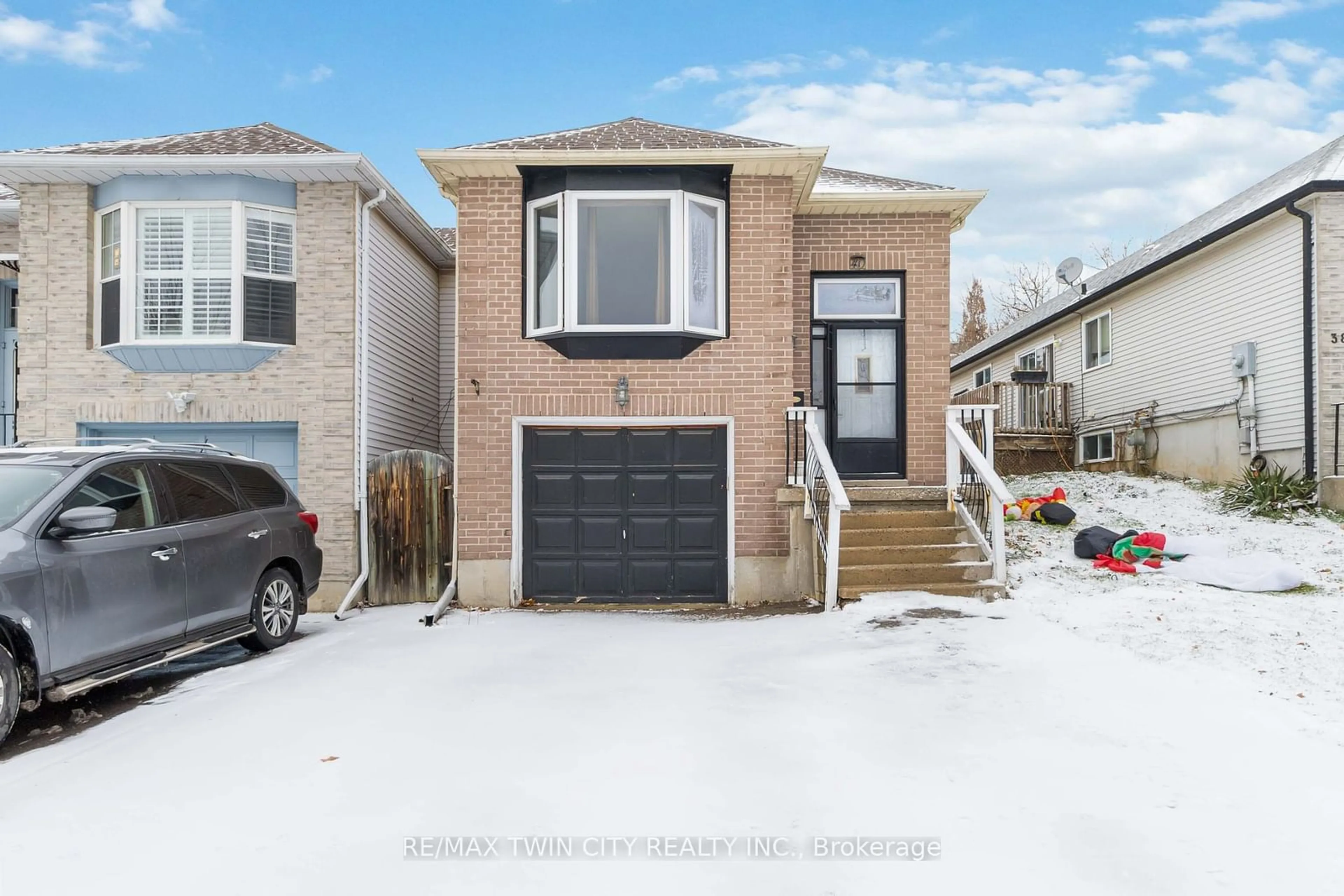 Frontside or backside of a home, the street view for 40 D'aubigny Rd, Brantford Ontario N3T 6J2