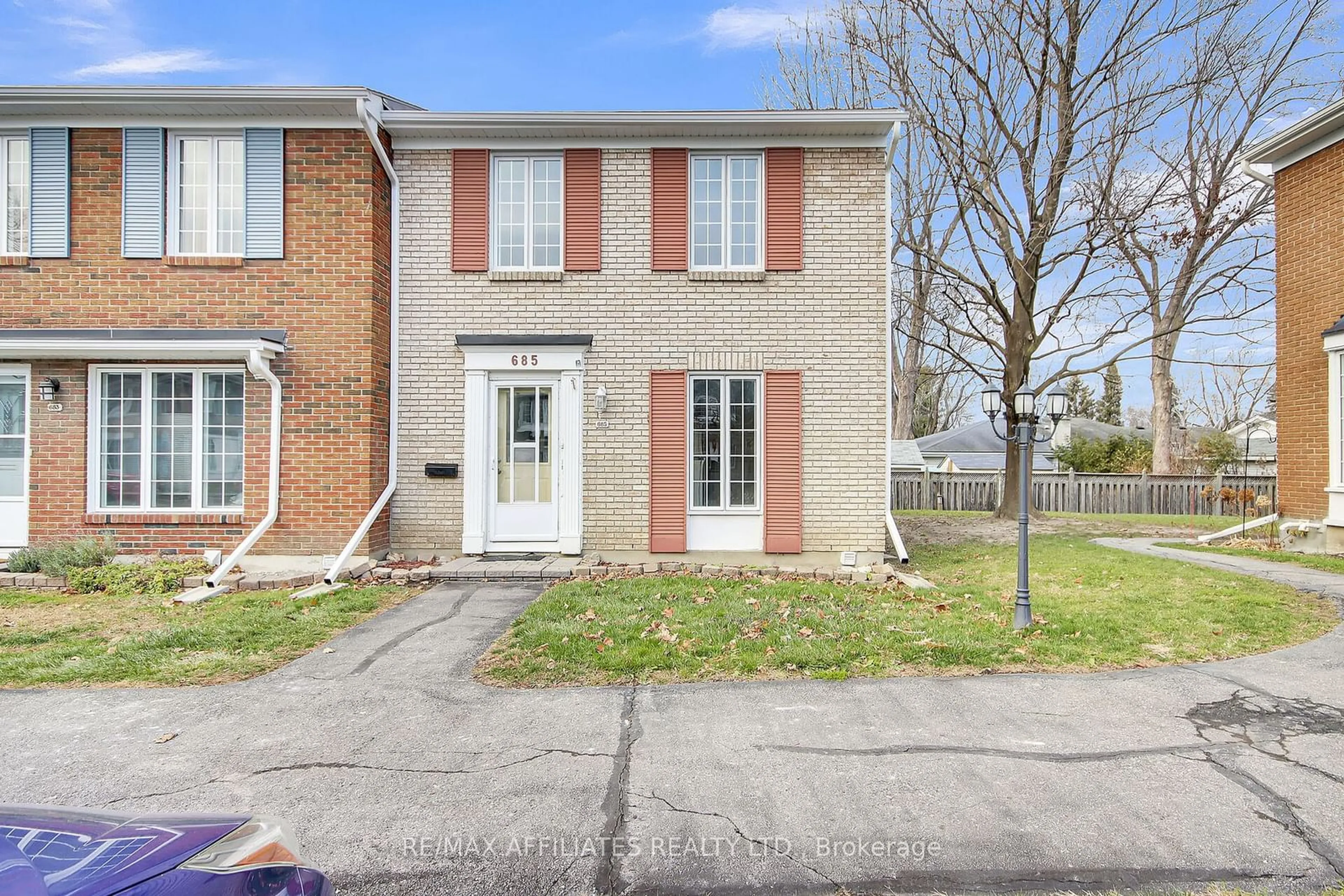 A pic from exterior of the house or condo, the street view for 685 Eastvale Crt, Beacon Hill North - South and Area Ontario K1J 6Z7