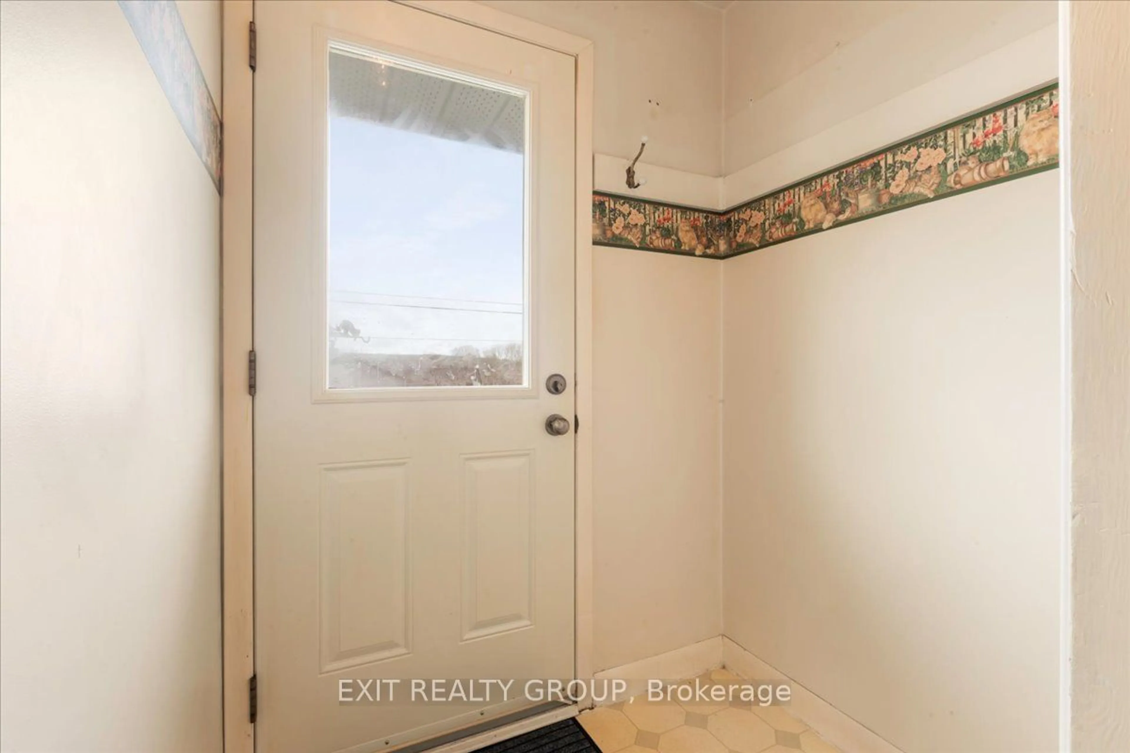 Indoor entryway, unknown floor for 972 Frankford-Stirling Rd, Quinte West Ontario K0K 2C0