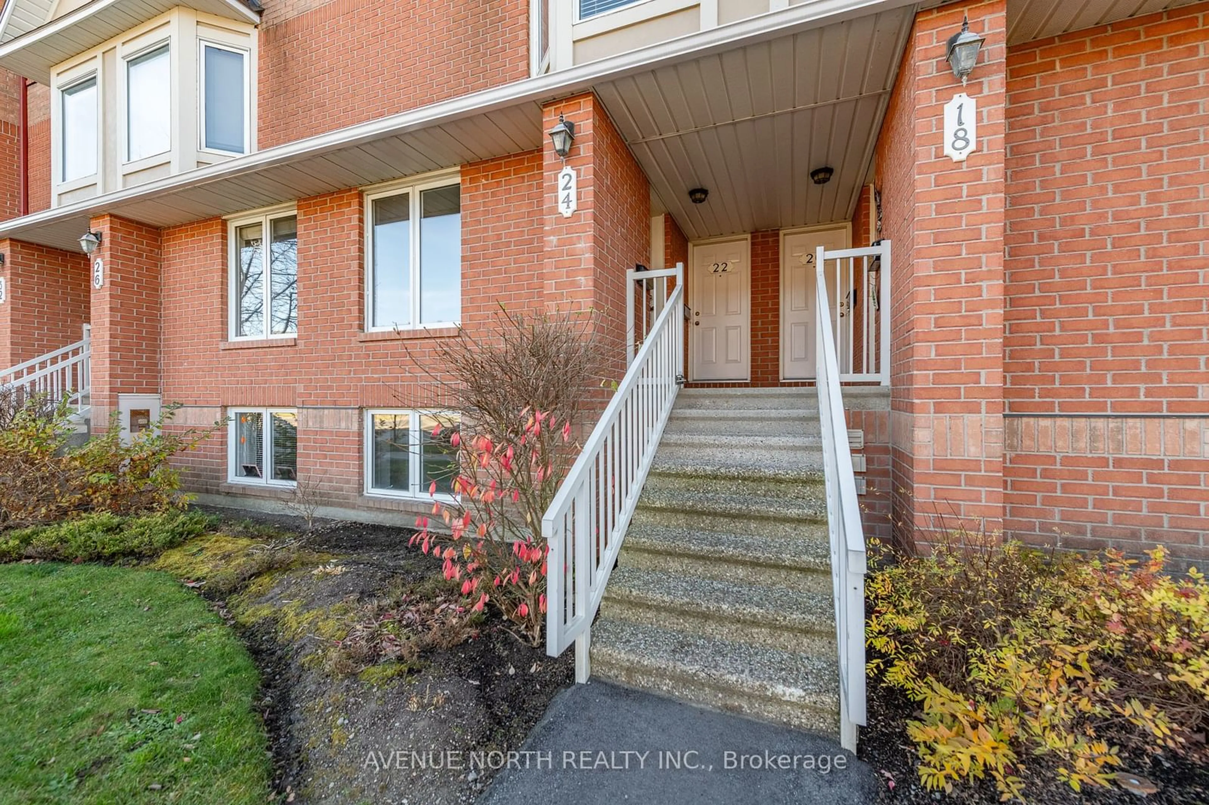 A pic from exterior of the house or condo, the front or back of building for 24 LAKEPOINTE Dr, Orleans - Cumberland and Area Ontario K4A 5E3