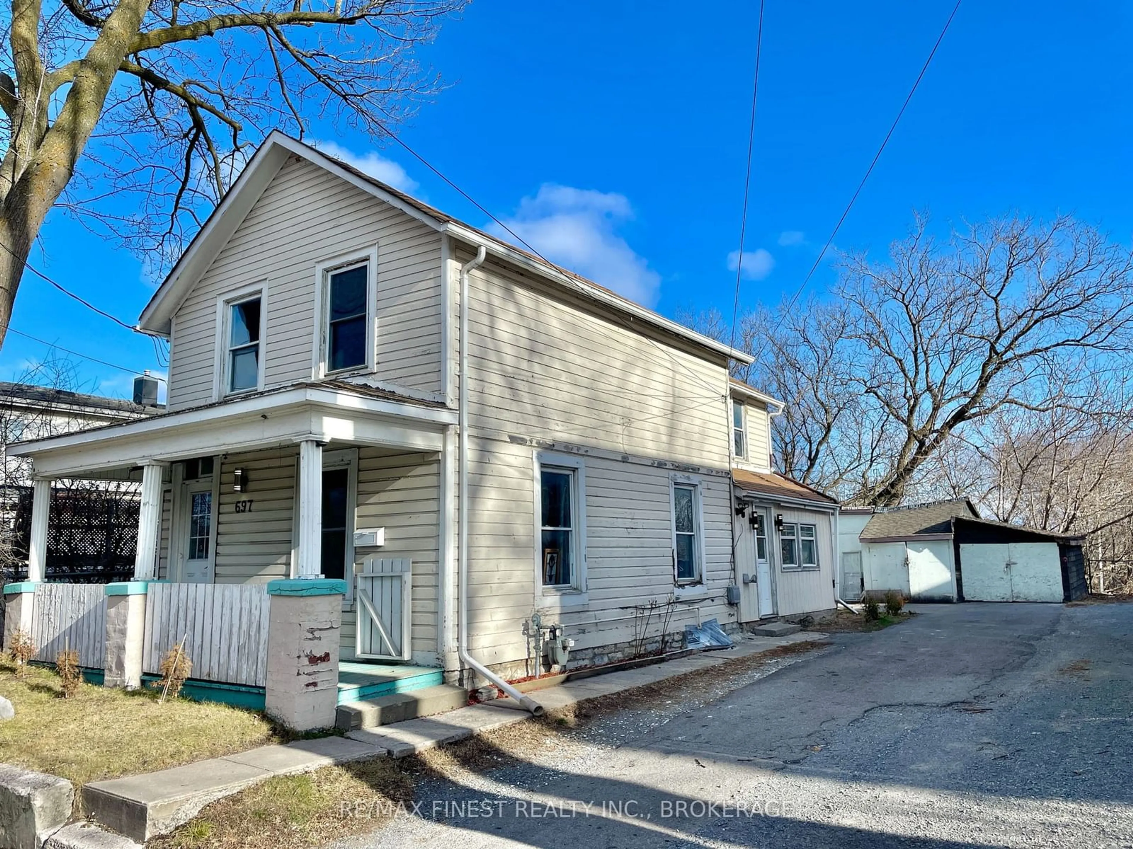 A pic from exterior of the house or condo, the front or back of building for 697 Montreal St, Kingston Ontario K7K 3J3