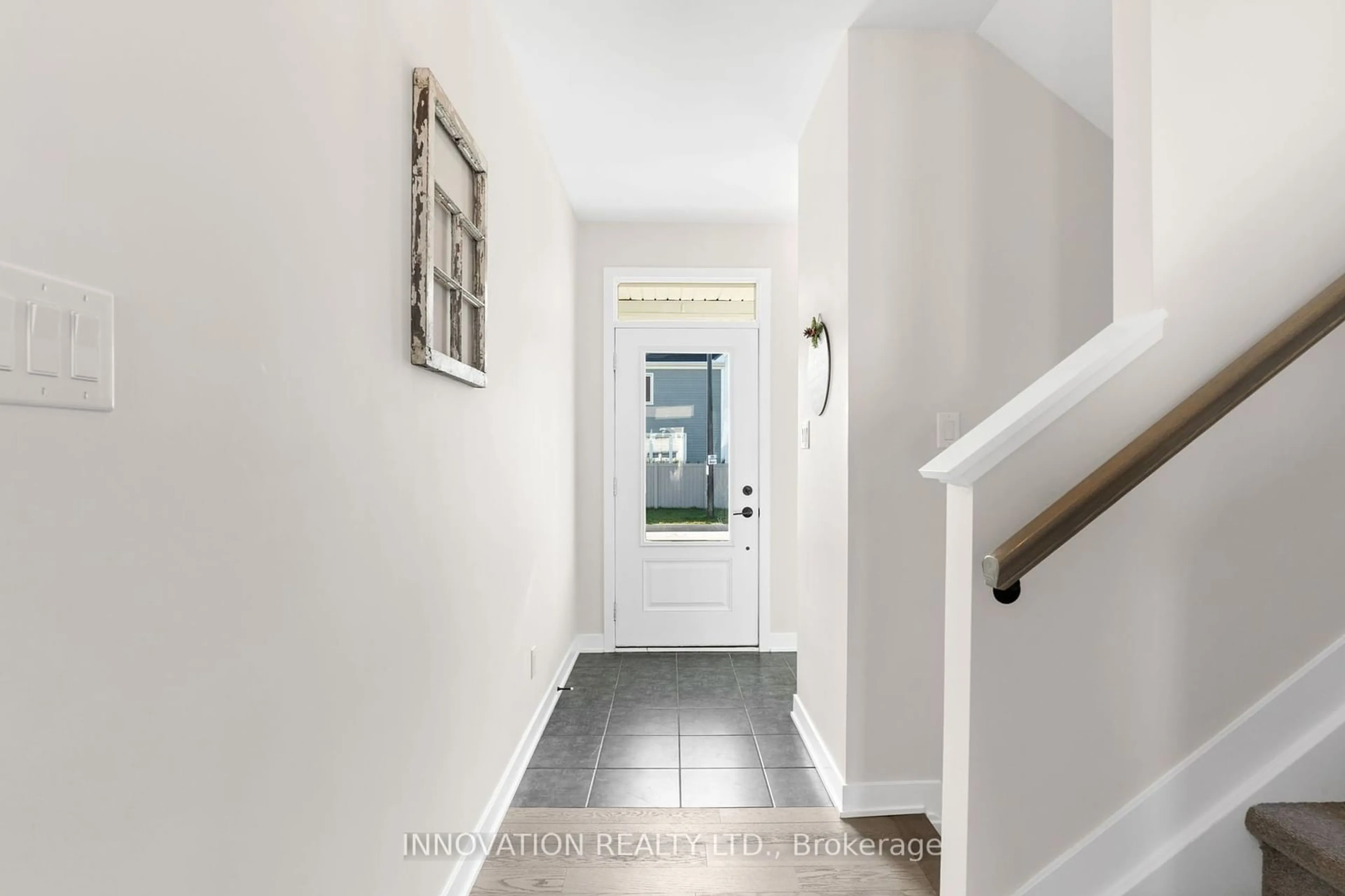 Indoor entryway, not visible floor for 333 Trammel Rd, Stittsville - Munster - Richmond Ontario K0A 2Z0