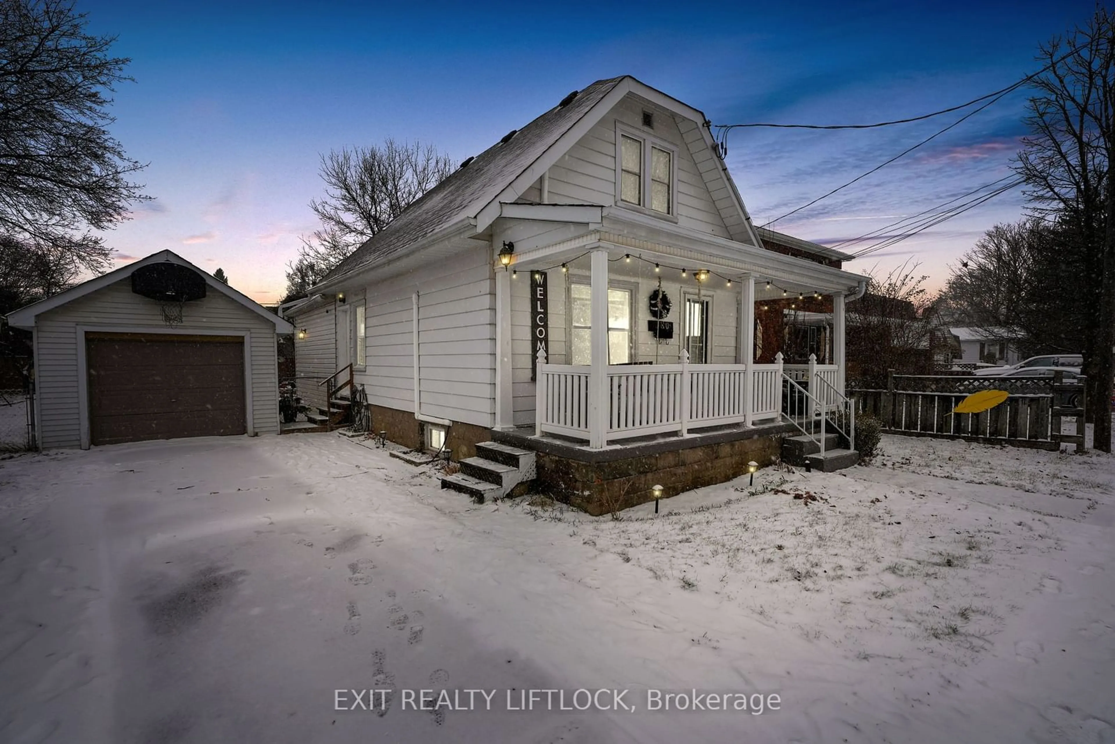 Frontside or backside of a home, cottage for 580 King George St, Peterborough Ontario K9J 1S4