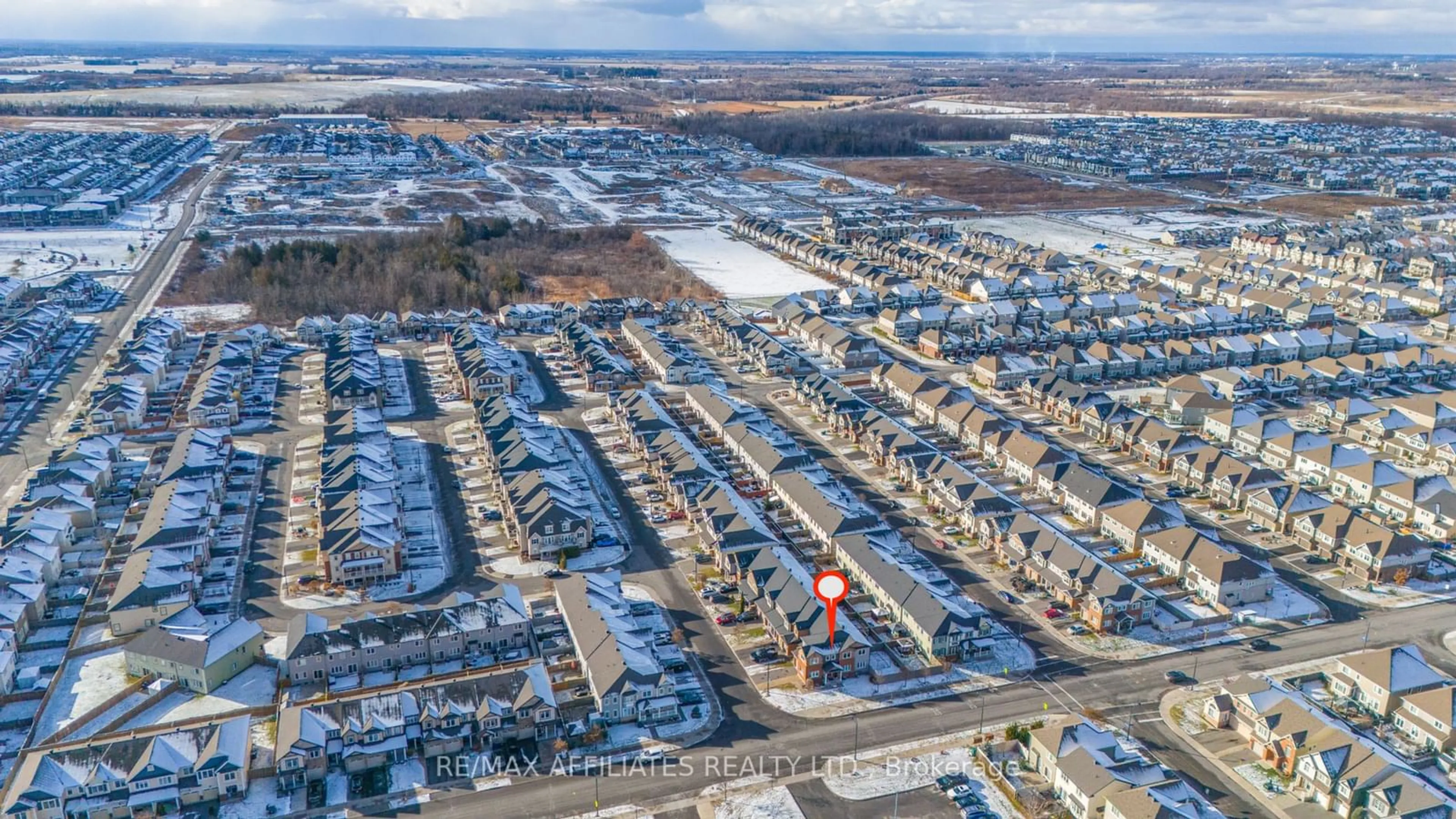 A pic from exterior of the house or condo, the street view for 400 White Arctic Ave, Barrhaven Ontario K2J 5W5