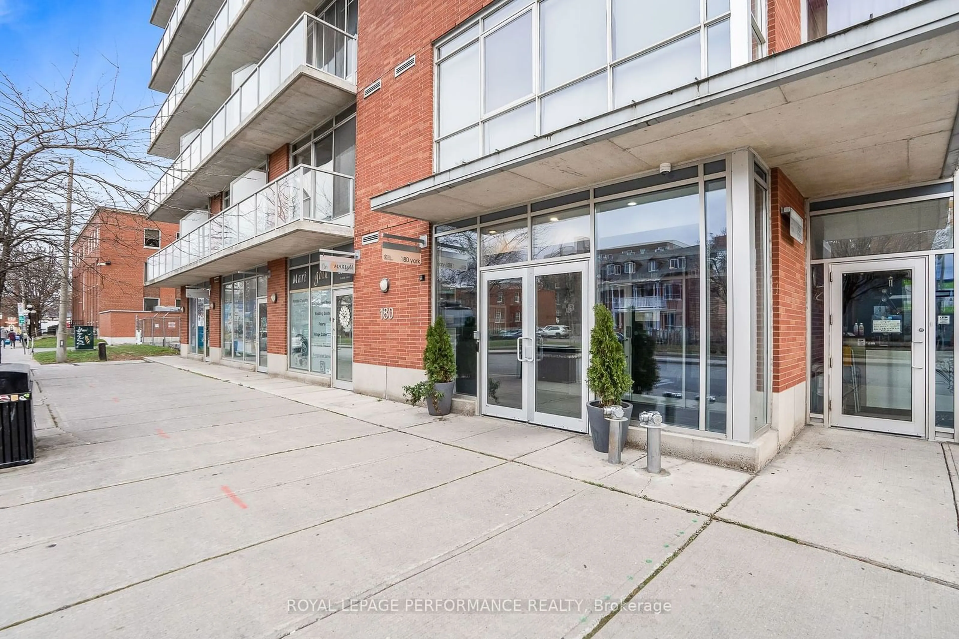 A pic from exterior of the house or condo, the street view for 180 York St #404, Lower Town - Sandy Hill Ontario K1N 1J6