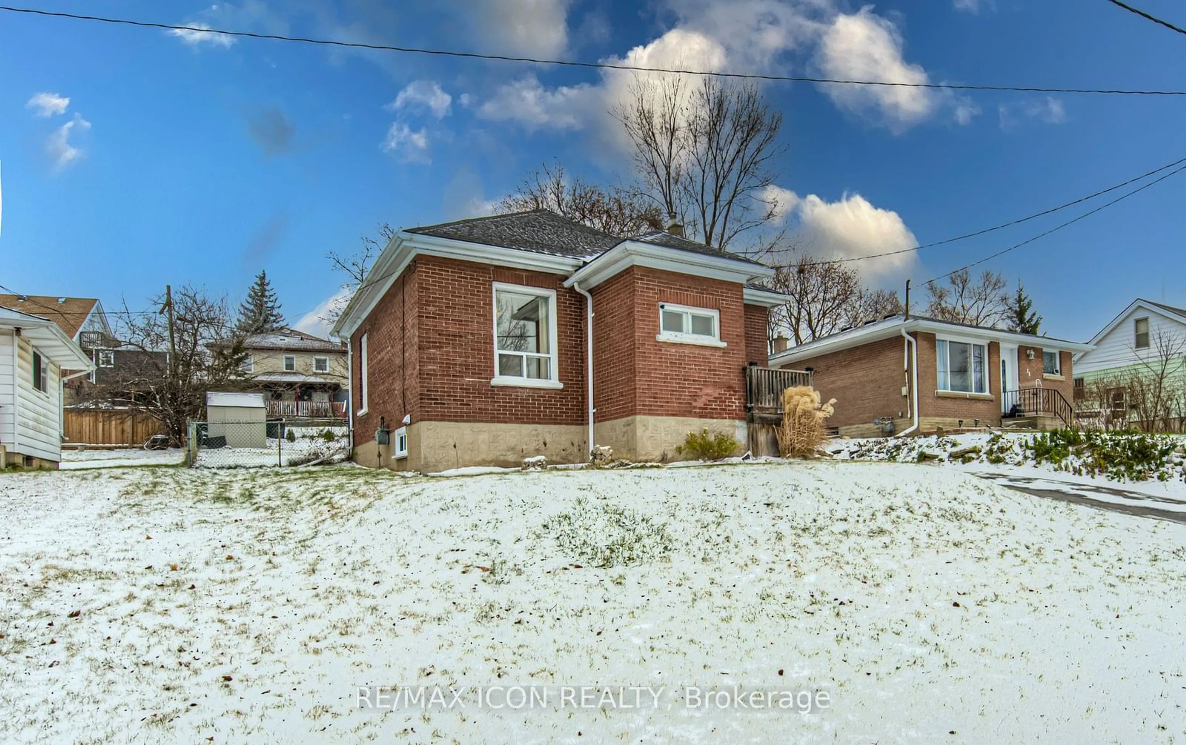 Frontside or backside of a home, the street view for 19 Paisley Hts, Cambridge Ontario N1R 1B4