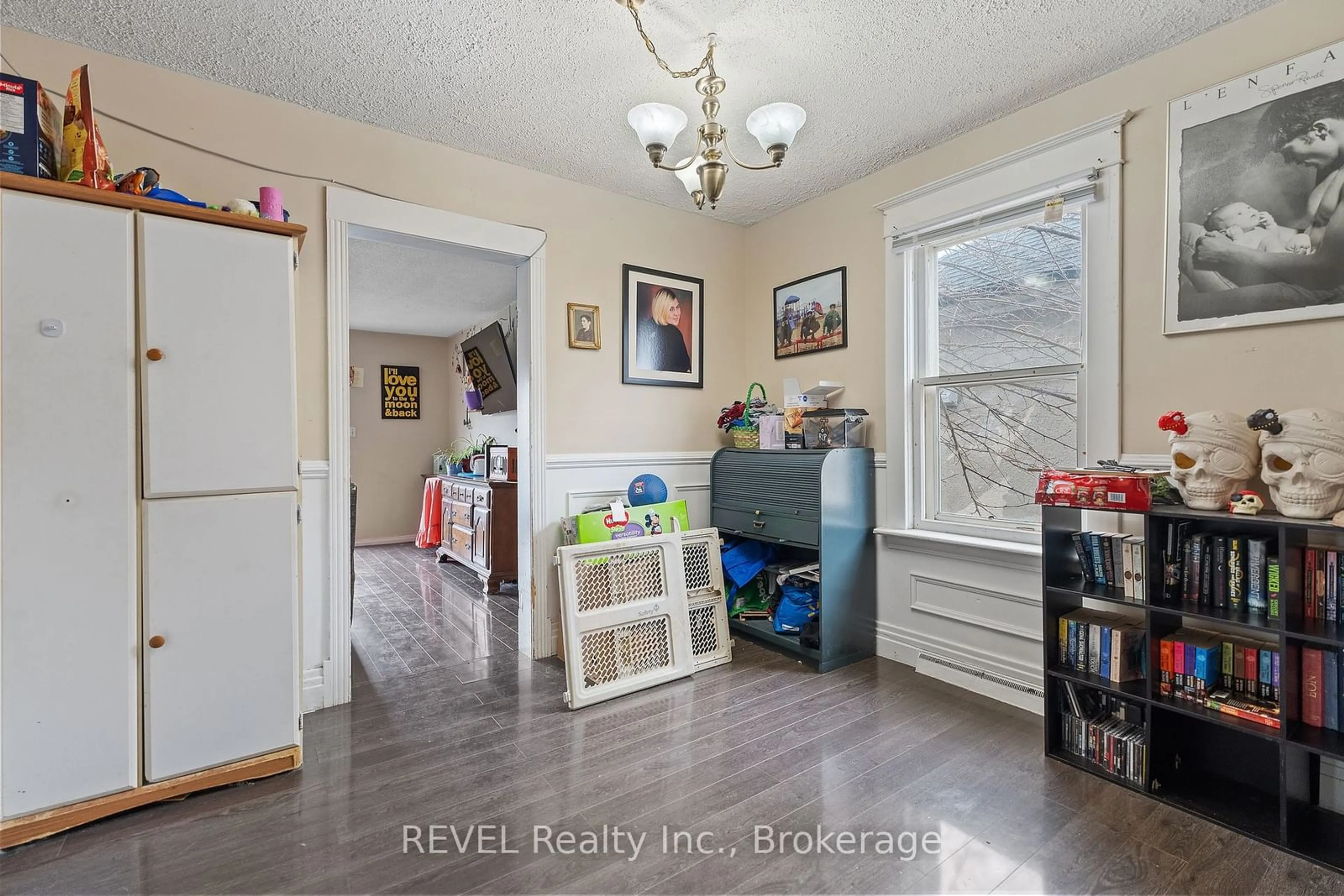 A pic of a room, wood floors for 24 Lyndon St, Thorold Ontario L2V 3J7