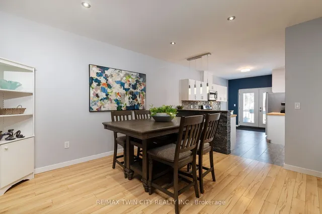Additional property image - 608 Upper James St