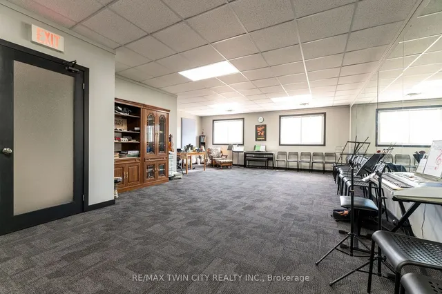 Additional property image - 608 Upper James St