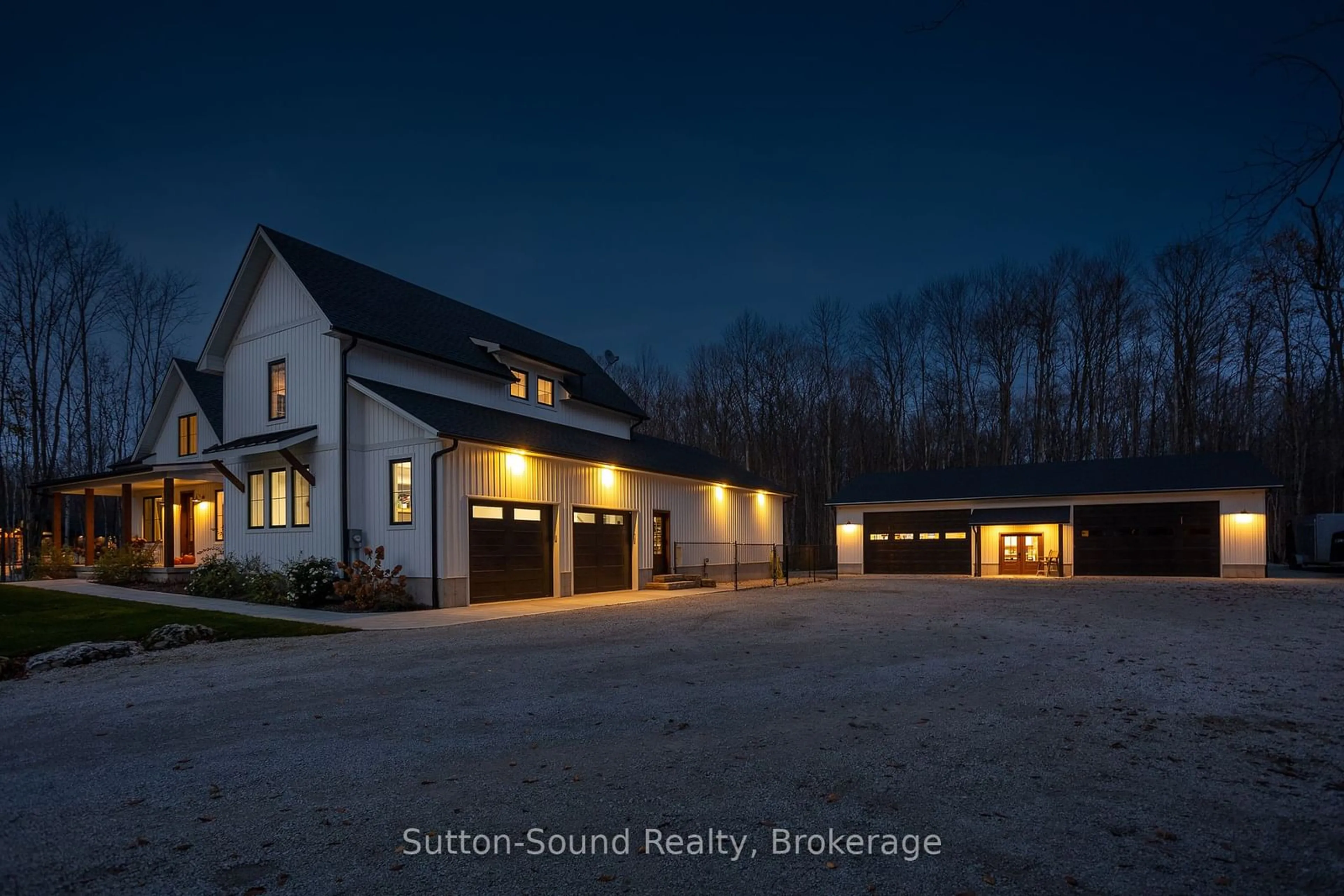 Indoor garage for 150 Spencer Ave, Georgian Bluffs Ontario N0H 2K0