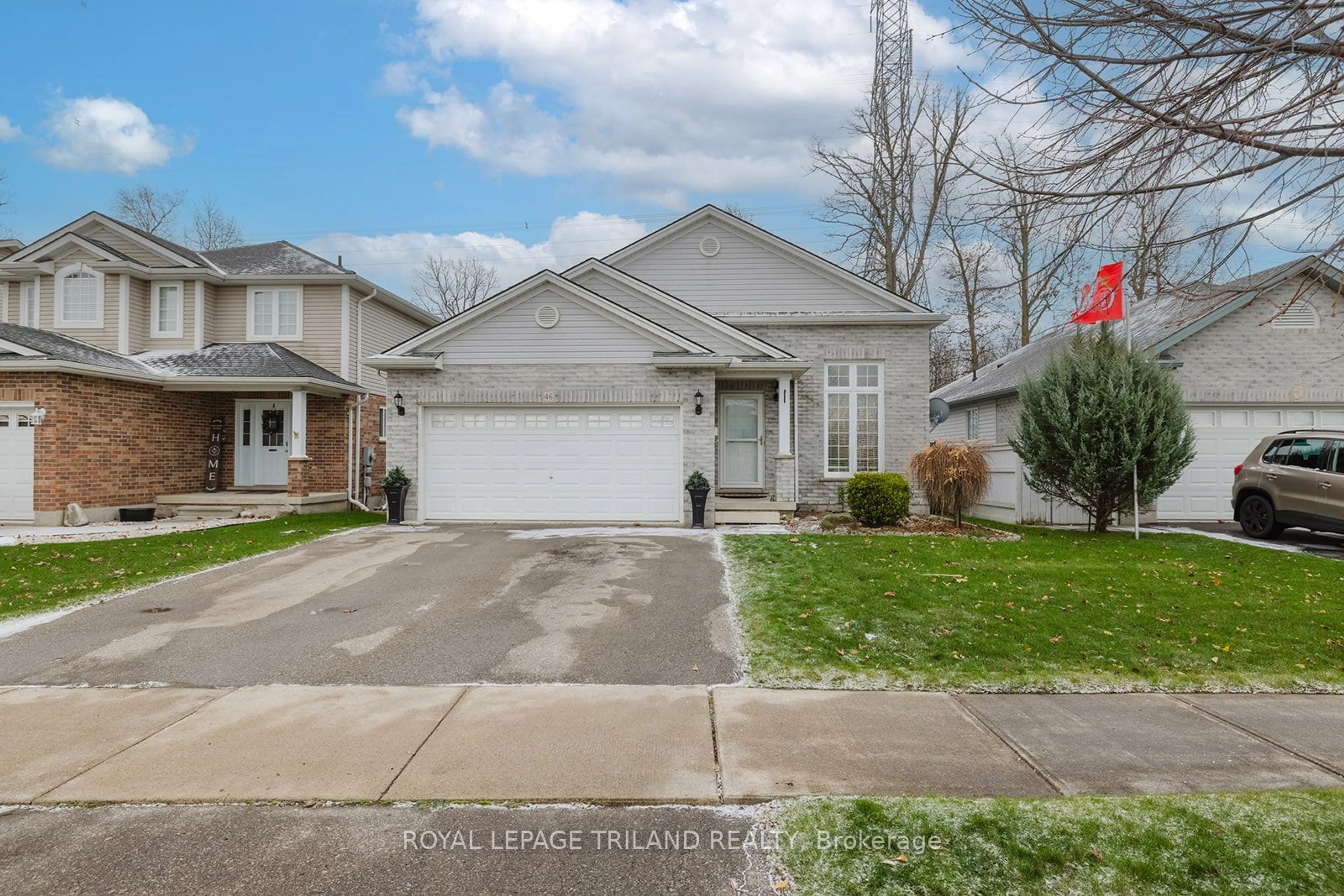 Frontside or backside of a home, the street view for 46 Greenway Blvd, St. Thomas Ontario N5P 4P8