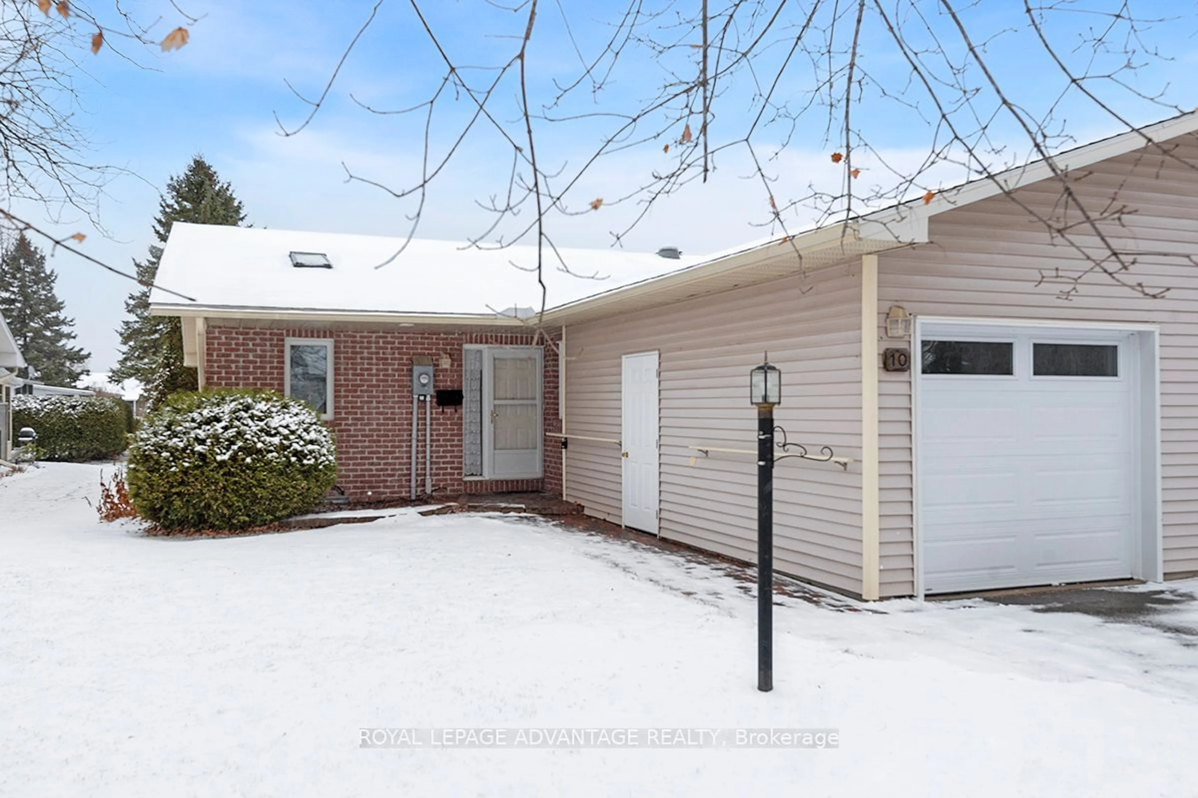 Frontside or backside of a home, cottage for 10 Bathurst Rd, Perth Ontario K7H 3M4