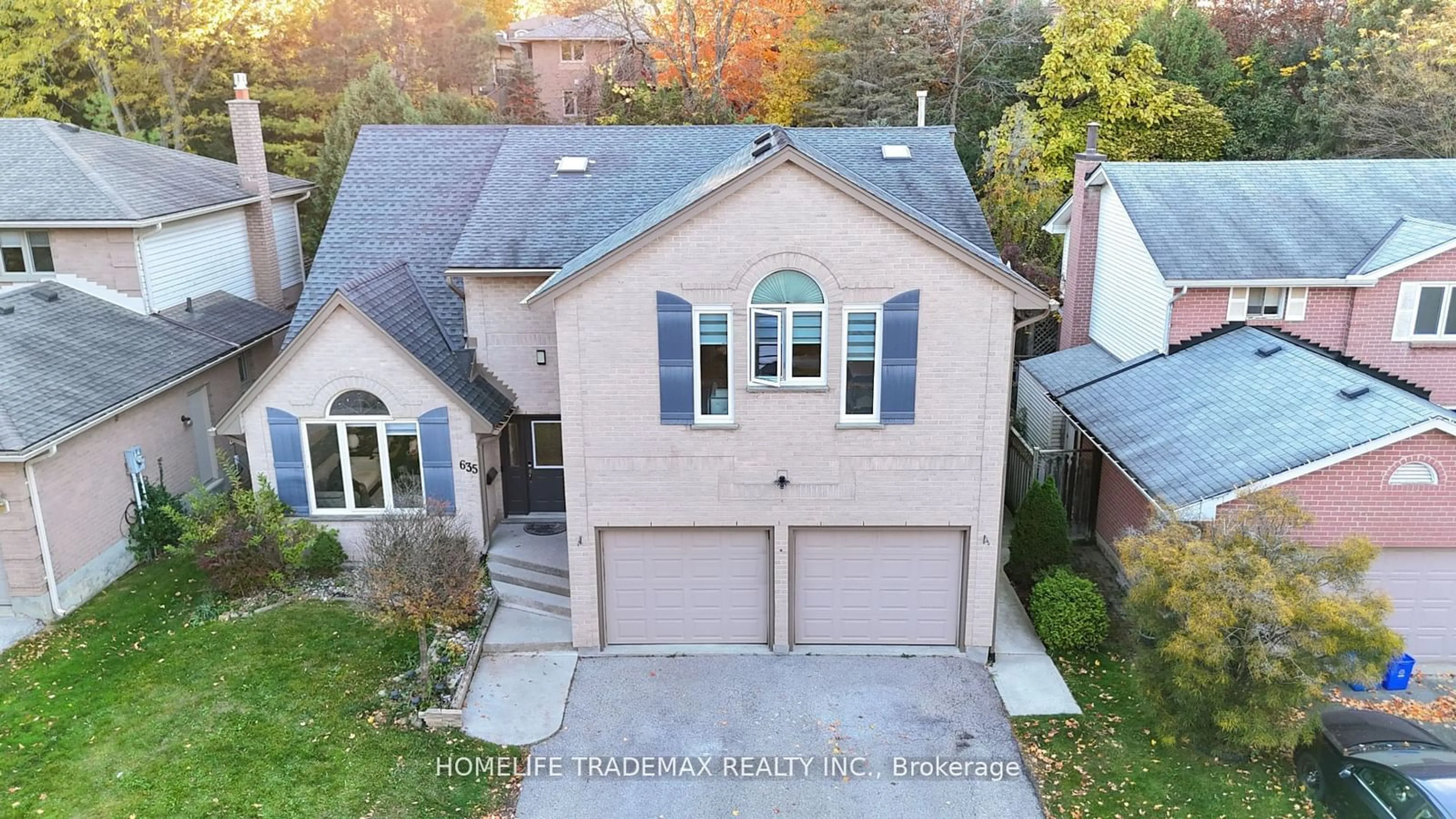 Frontside or backside of a home, cottage for 635 Grand View Ave, London Ontario N6K 3G1