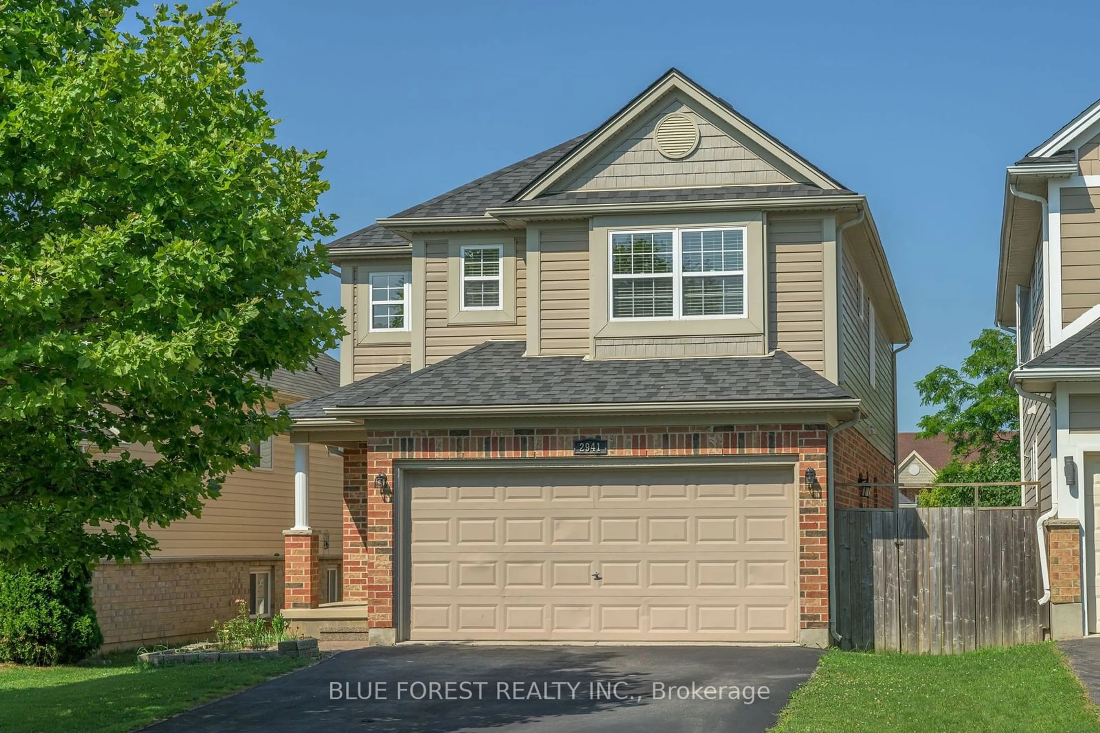 Home with vinyl exterior material, street for 2941 Paulkane Chse, London Ontario N6L 0A7