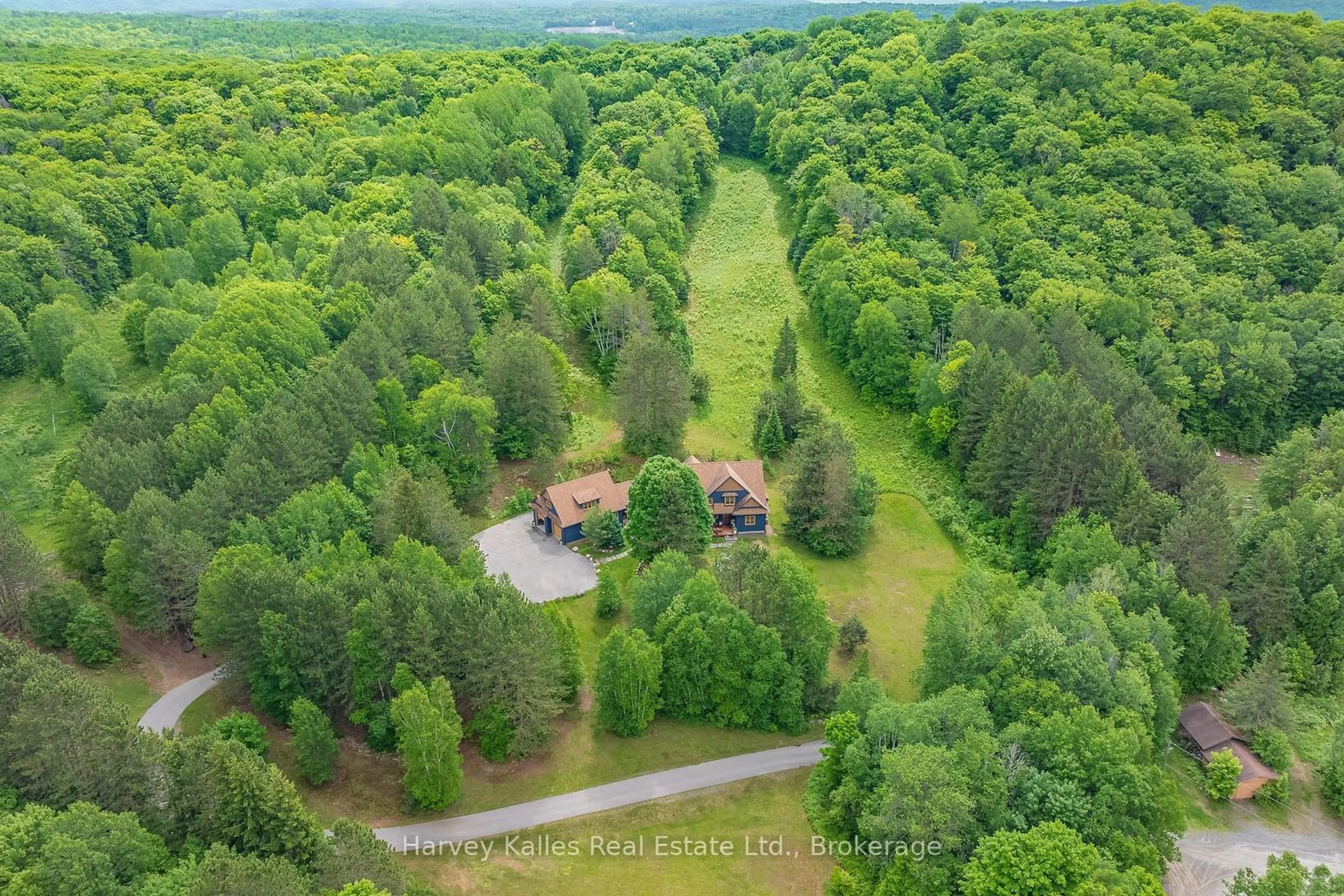 A pic from exterior of the house or condo, cottage for 1074 TALLY HO WINTER PARK Rd, Lake of Bays Ontario P1H 2J6