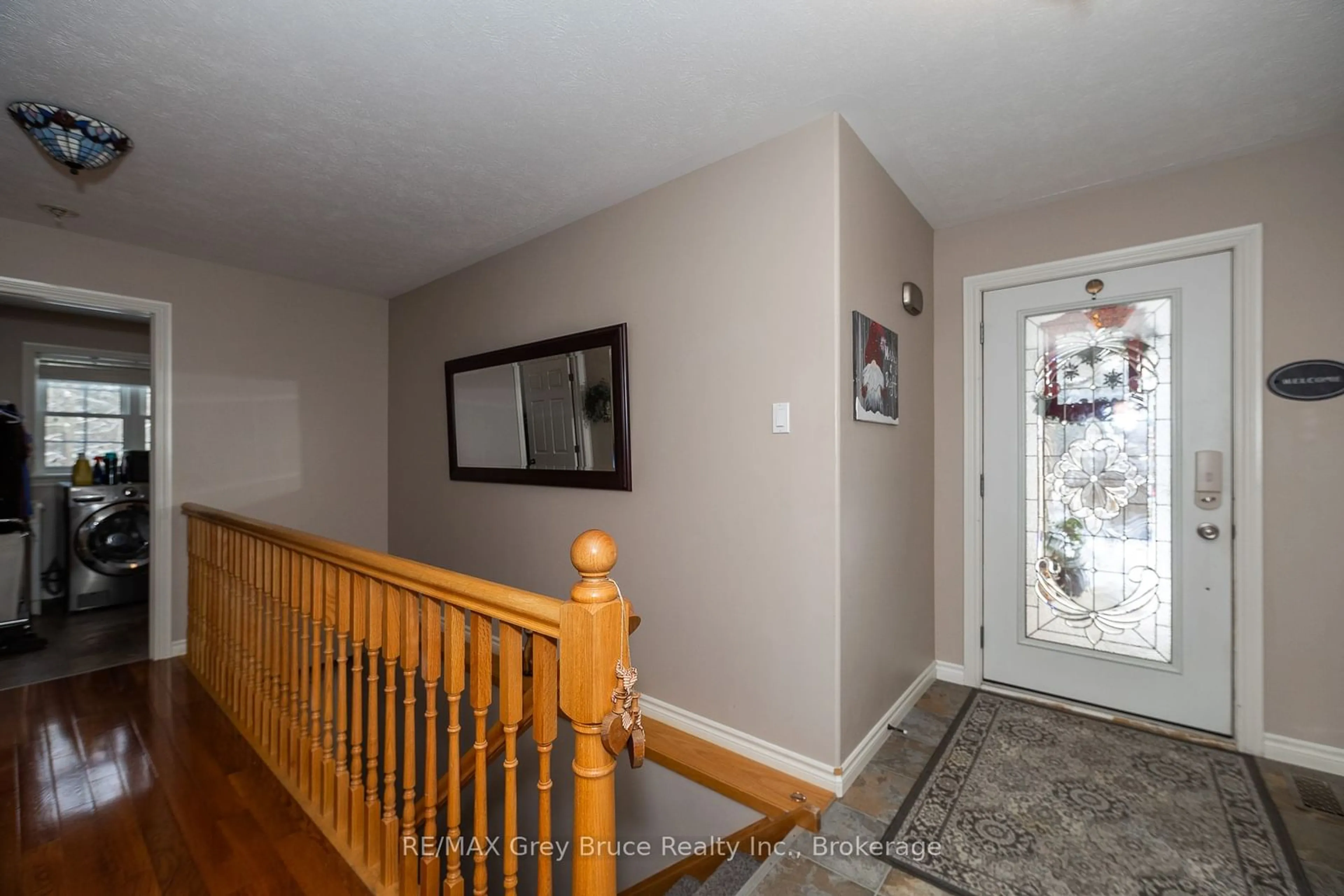 Indoor entryway, wood floors for 319586 Grey Road 1 Rd, Georgian Bluffs Ontario N0H 1S0