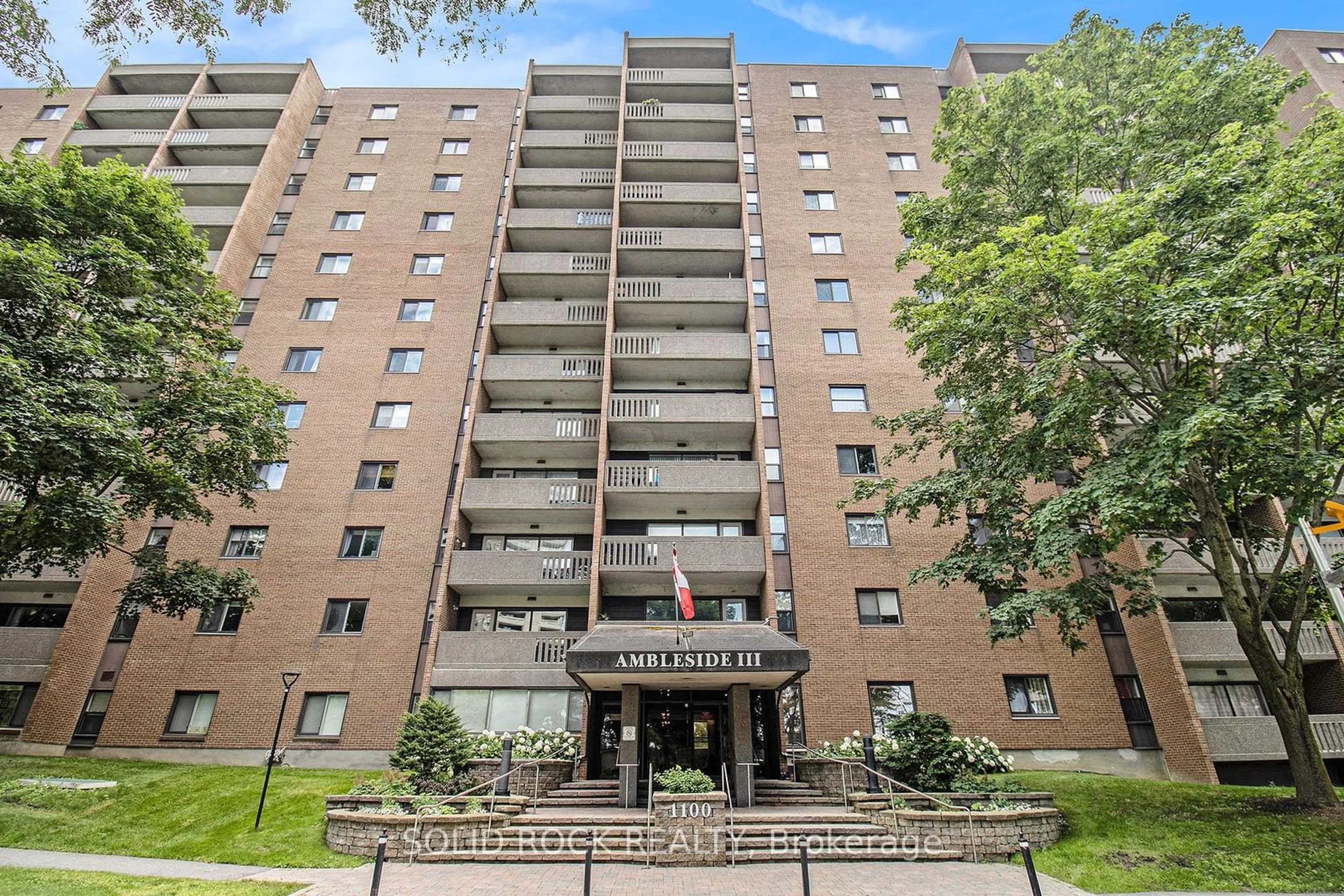 A pic from exterior of the house or condo, the front or back of building for 1100 Ambleside Dr #607, Woodroffe Ontario K2B 8G6