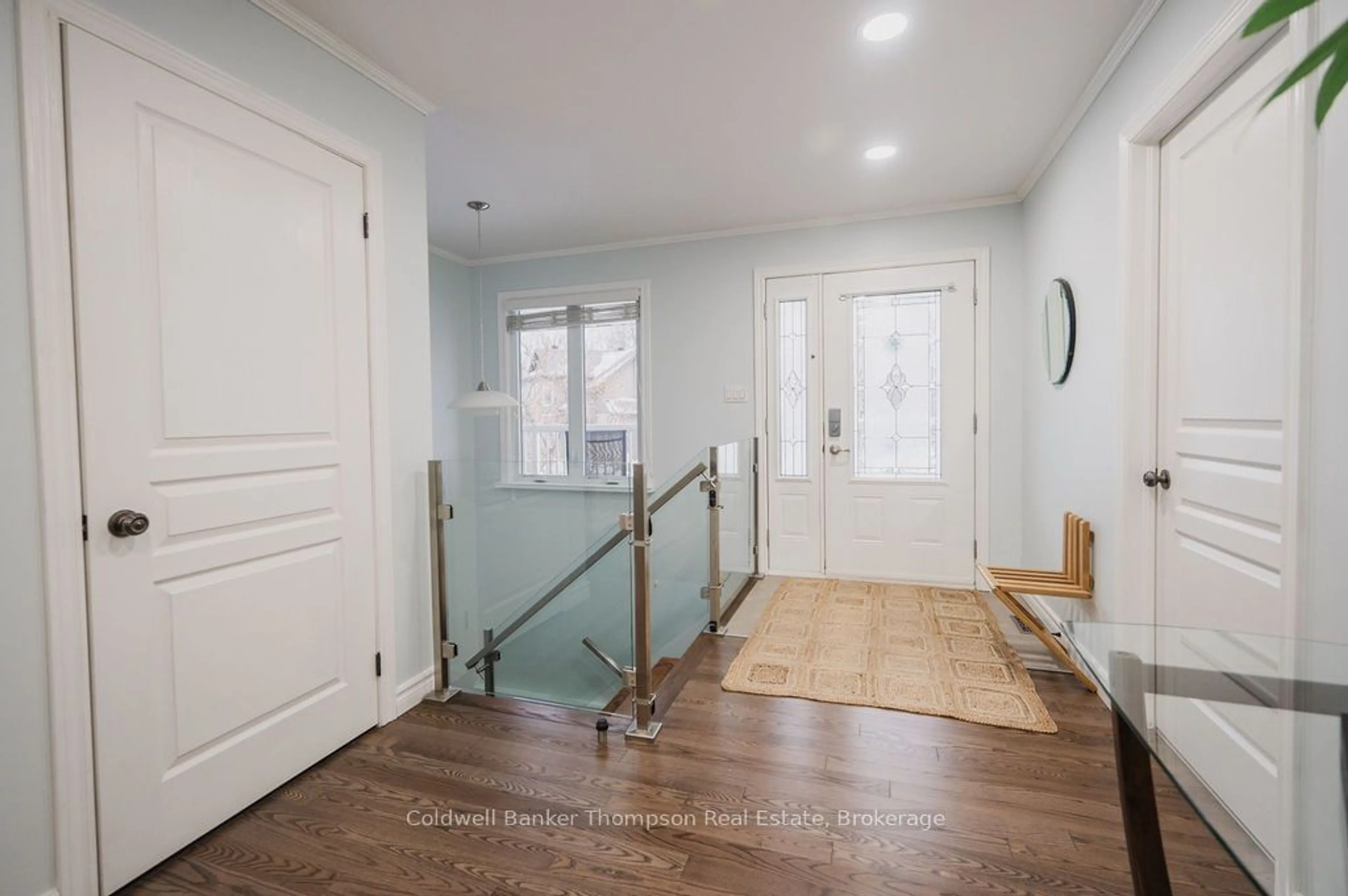 Indoor entryway, wood floors for 174 Kingsway Ave, North Bay Ontario P1B 9S3