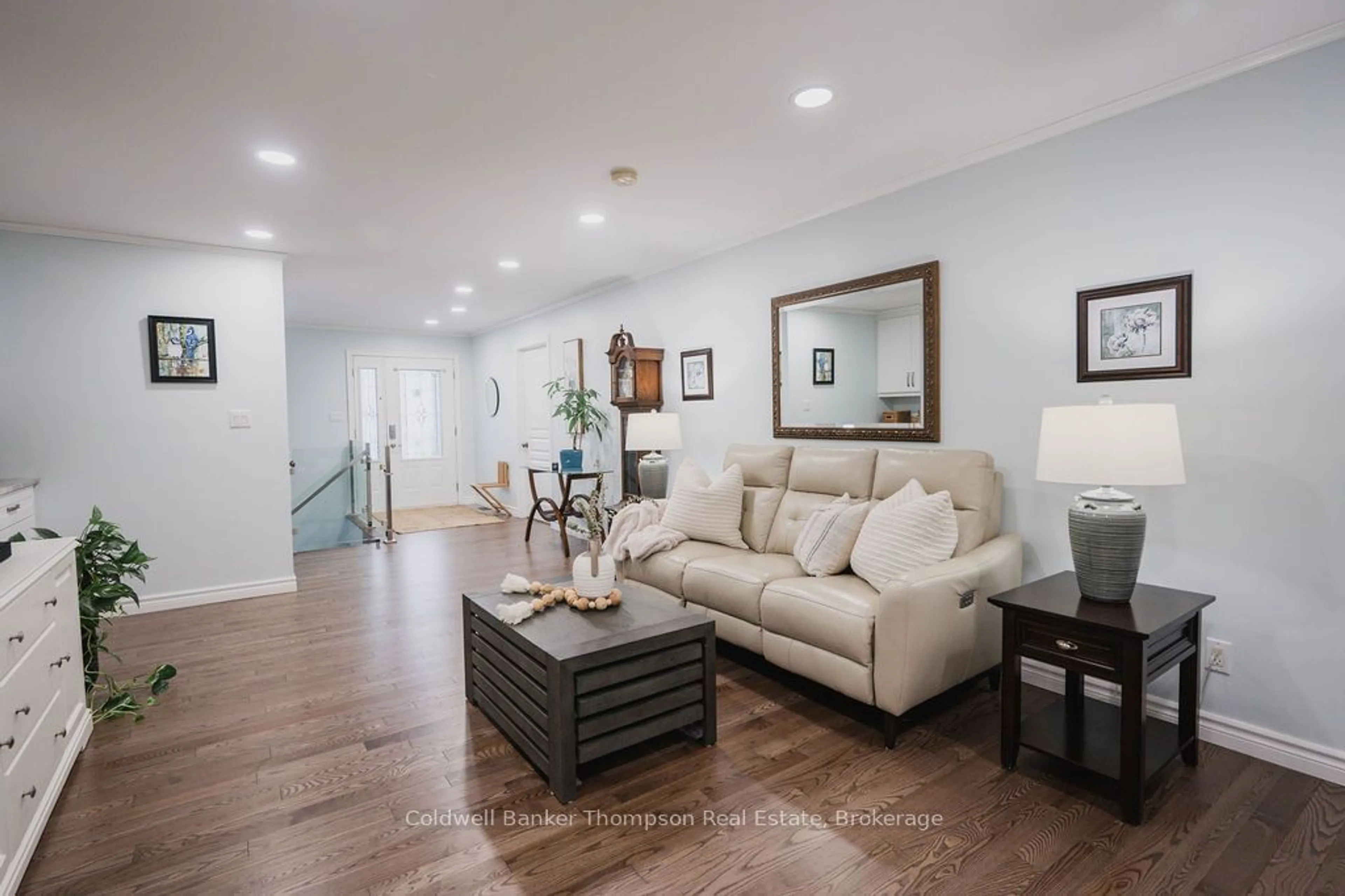 Living room, wood floors for 174 Kingsway Ave, North Bay Ontario P1B 9S3