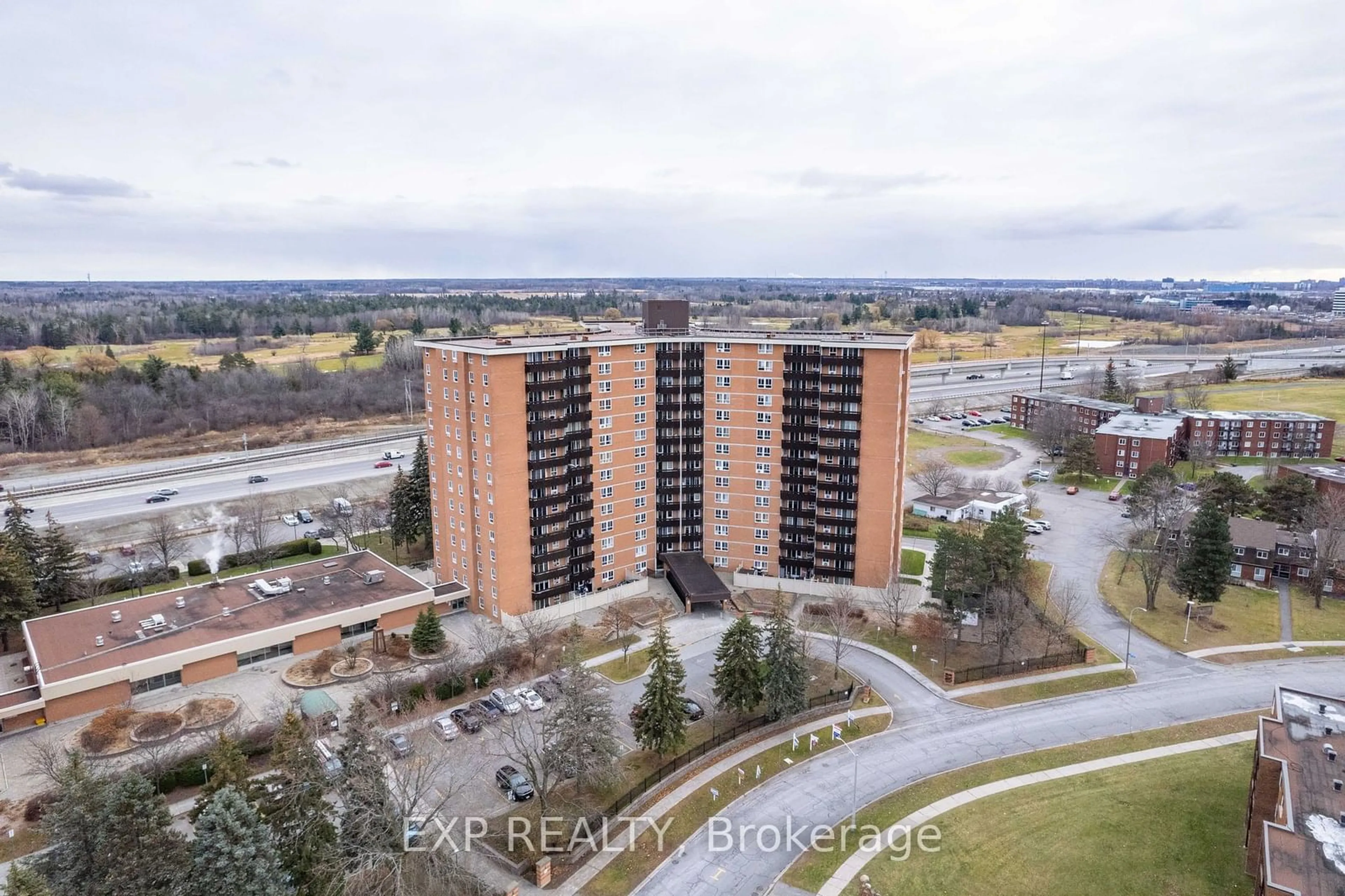 A pic from exterior of the house or condo, the front or back of building for 2000 JASMINE Cres #312, Beacon Hill North - South and Area Ontario K1J 8K4