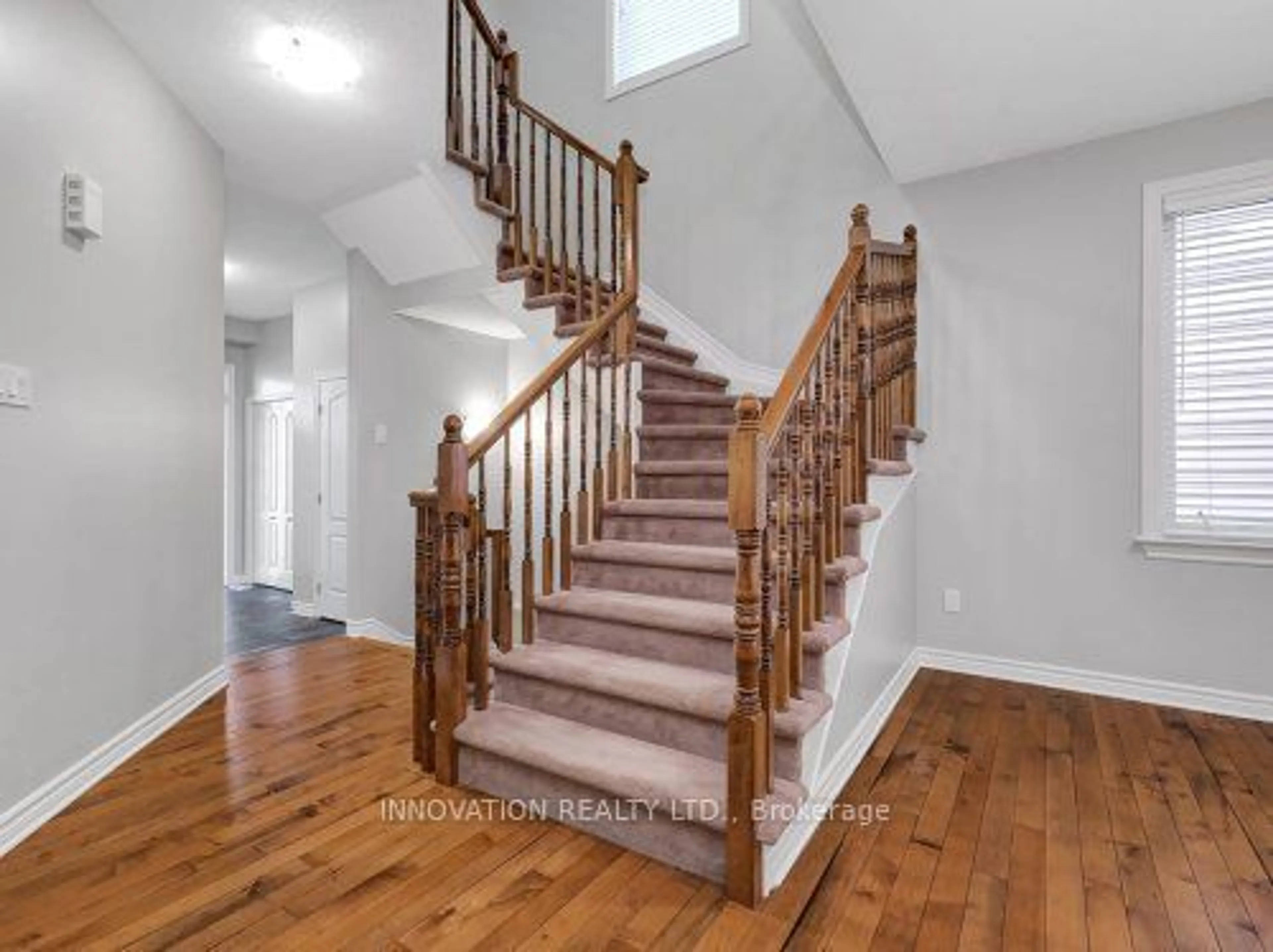 Stairs for 638 Moorpark Ave, Kanata Ontario K2M 0H8