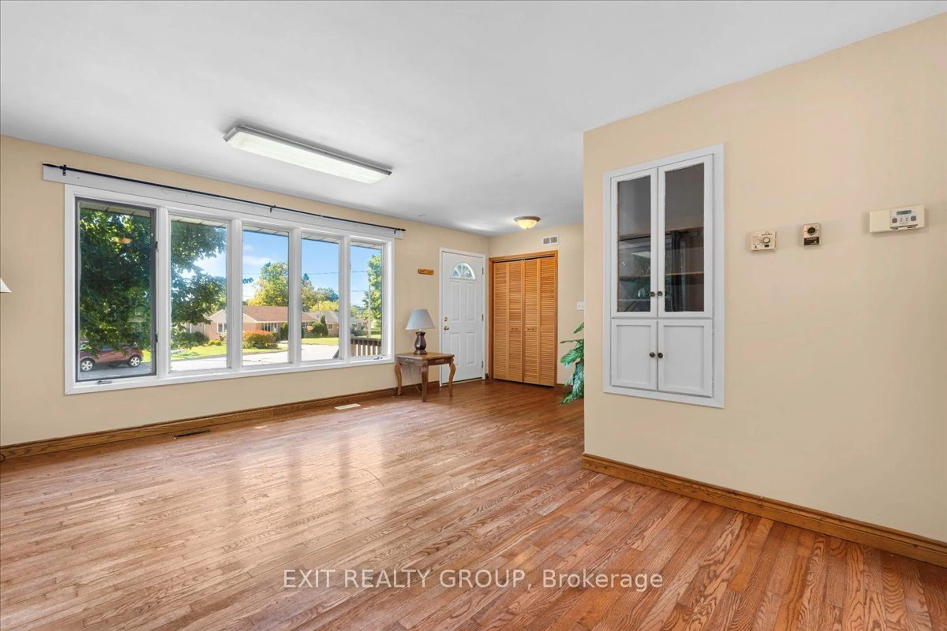 Indoor entryway, wood floors for 10 Croft St, Port Hope Ontario L1A 1Y8