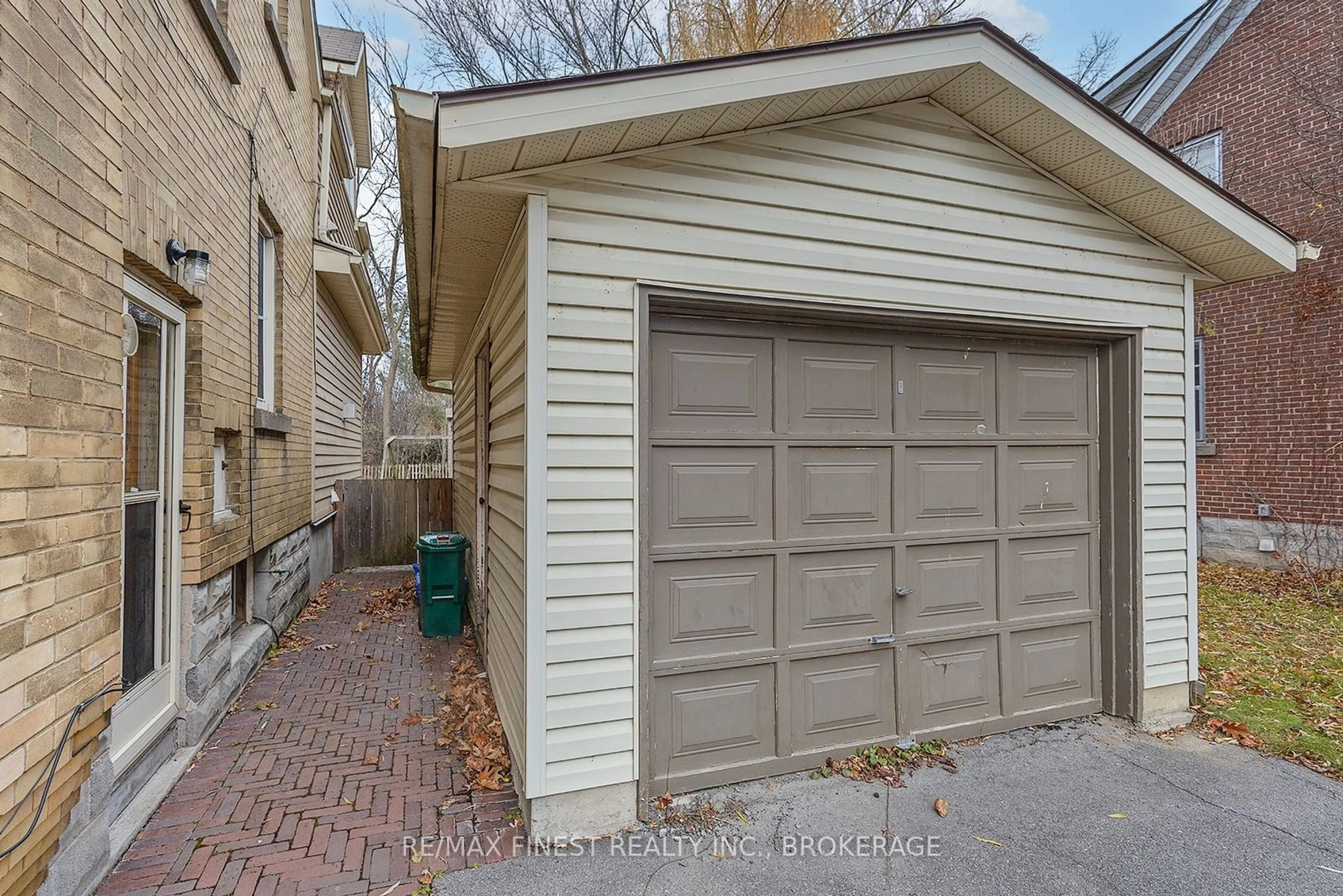 A pic from exterior of the house or condo, the street view for 63 Hill St, Kingston Ontario K7L 2M6