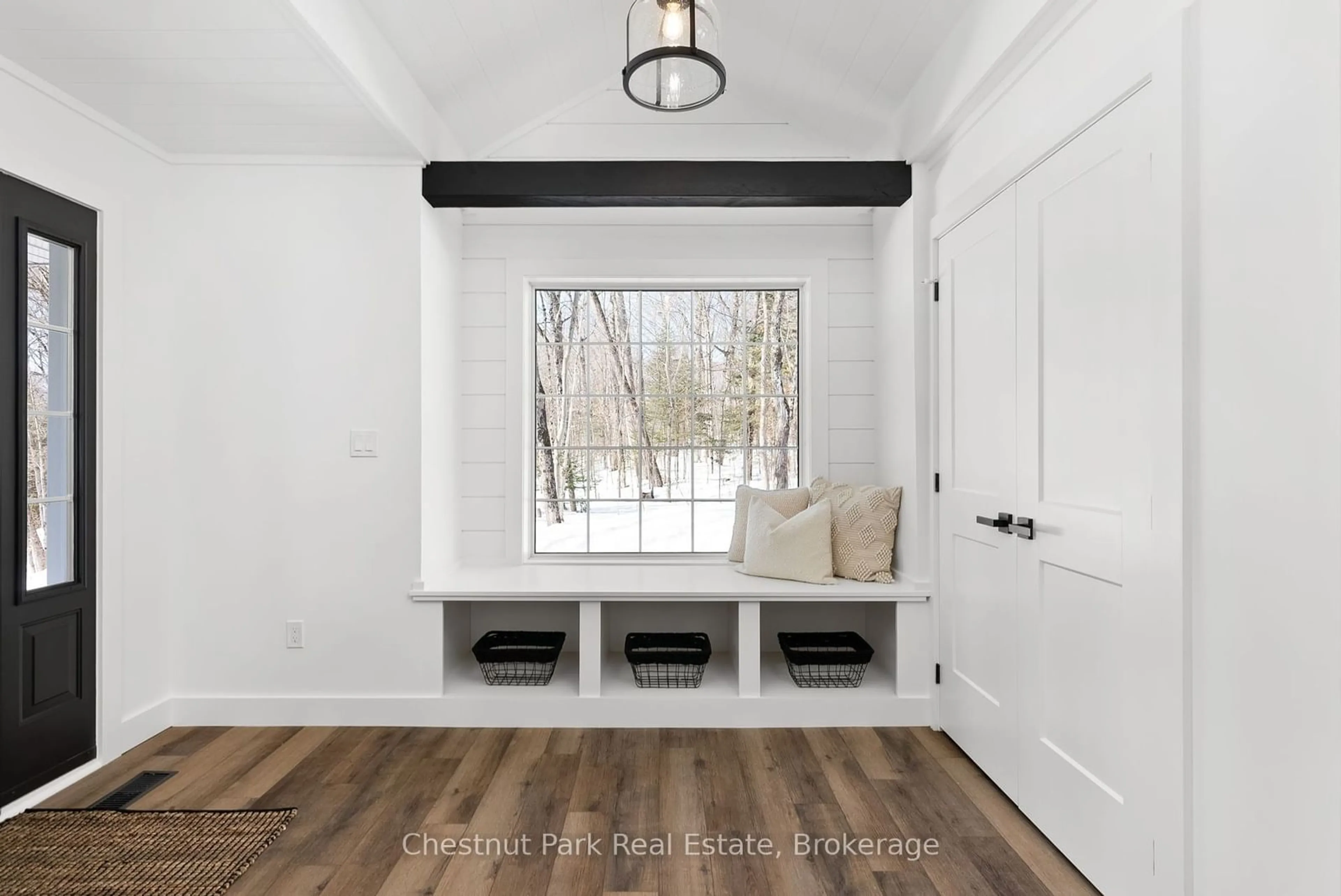 Indoor entryway, wood floors for 16 CLIFFORD St, Seguin Ontario P0C 1J0