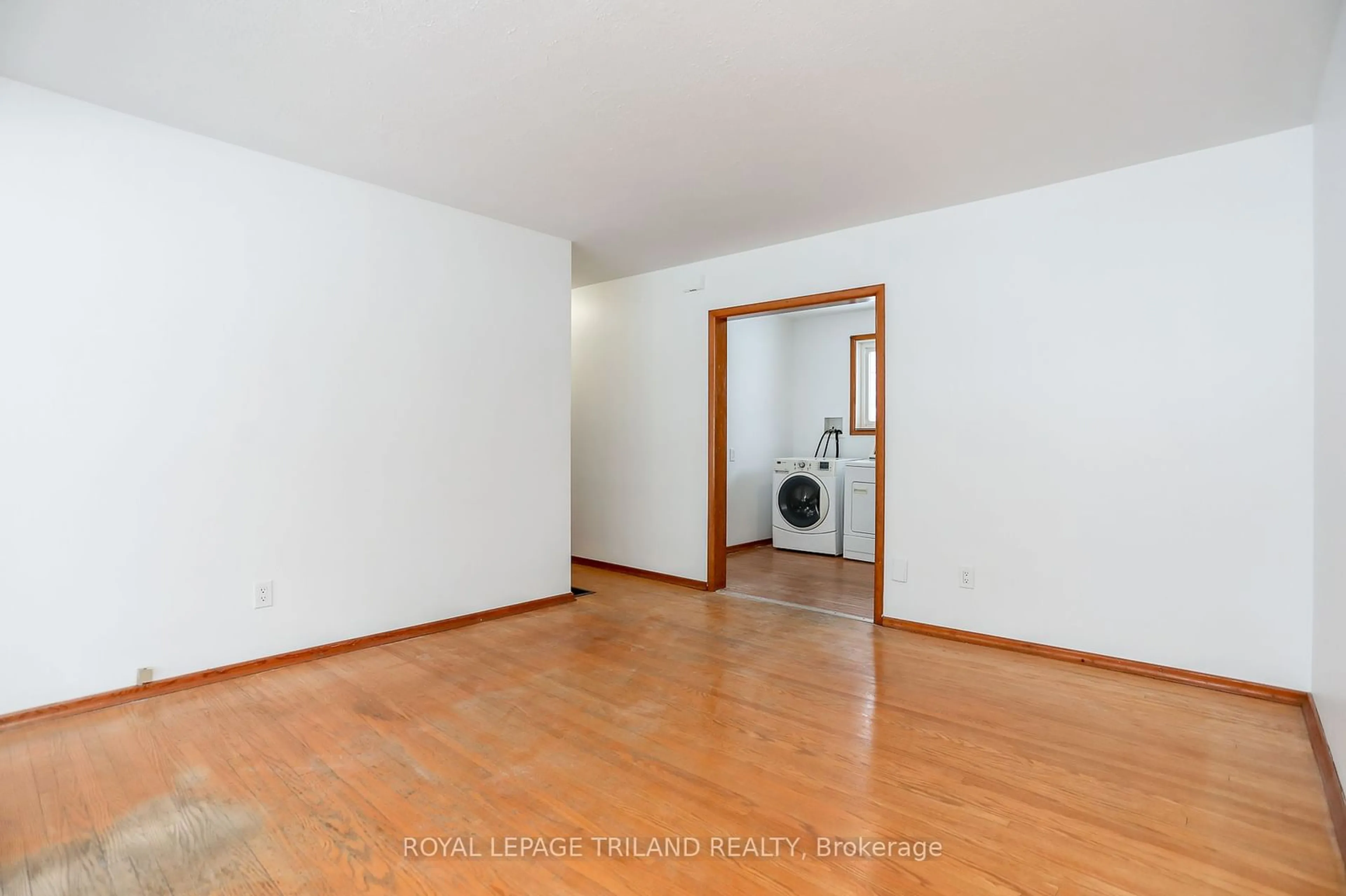 A pic of a room, wood floors for 220 Ross Ave, Thames Centre Ontario N0L 1G1