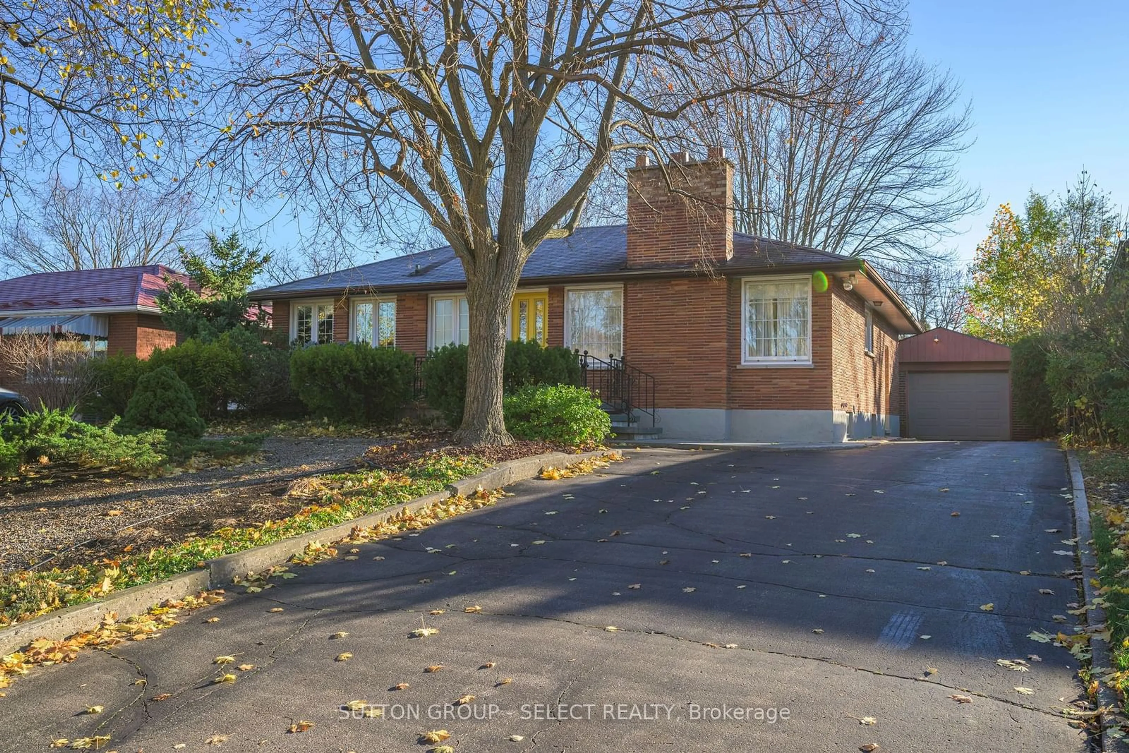 A pic from exterior of the house or condo, the street view for 114 Mark St, London Ontario N5V 2G9