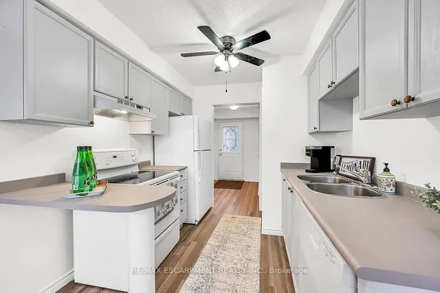 Additional property image - 376 SILVERBIRCH Blvd