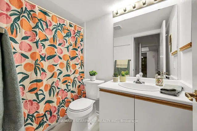 Additional property image - 376 SILVERBIRCH Blvd
