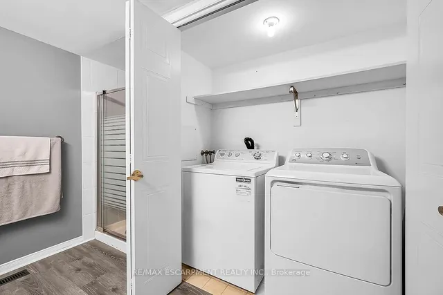 Additional property image - 376 SILVERBIRCH Blvd