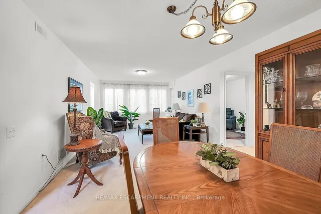Additional property image - 376 SILVERBIRCH Blvd