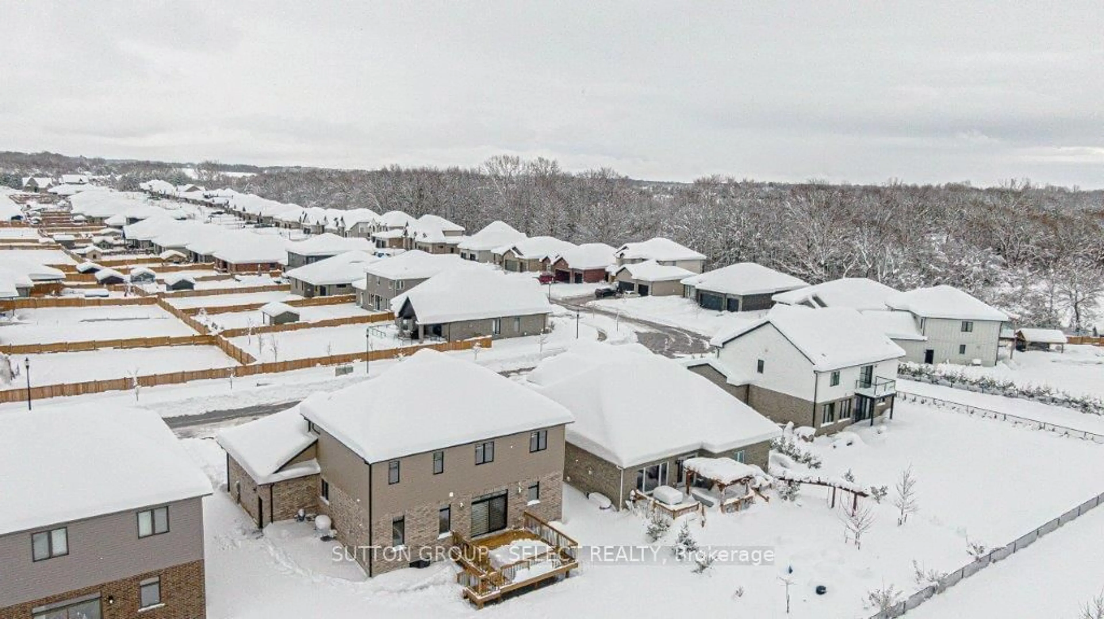 A pic from exterior of the house or condo, mountain for 123 FOXBOROUGH Pl, Thames Centre Ontario N0M 2P0