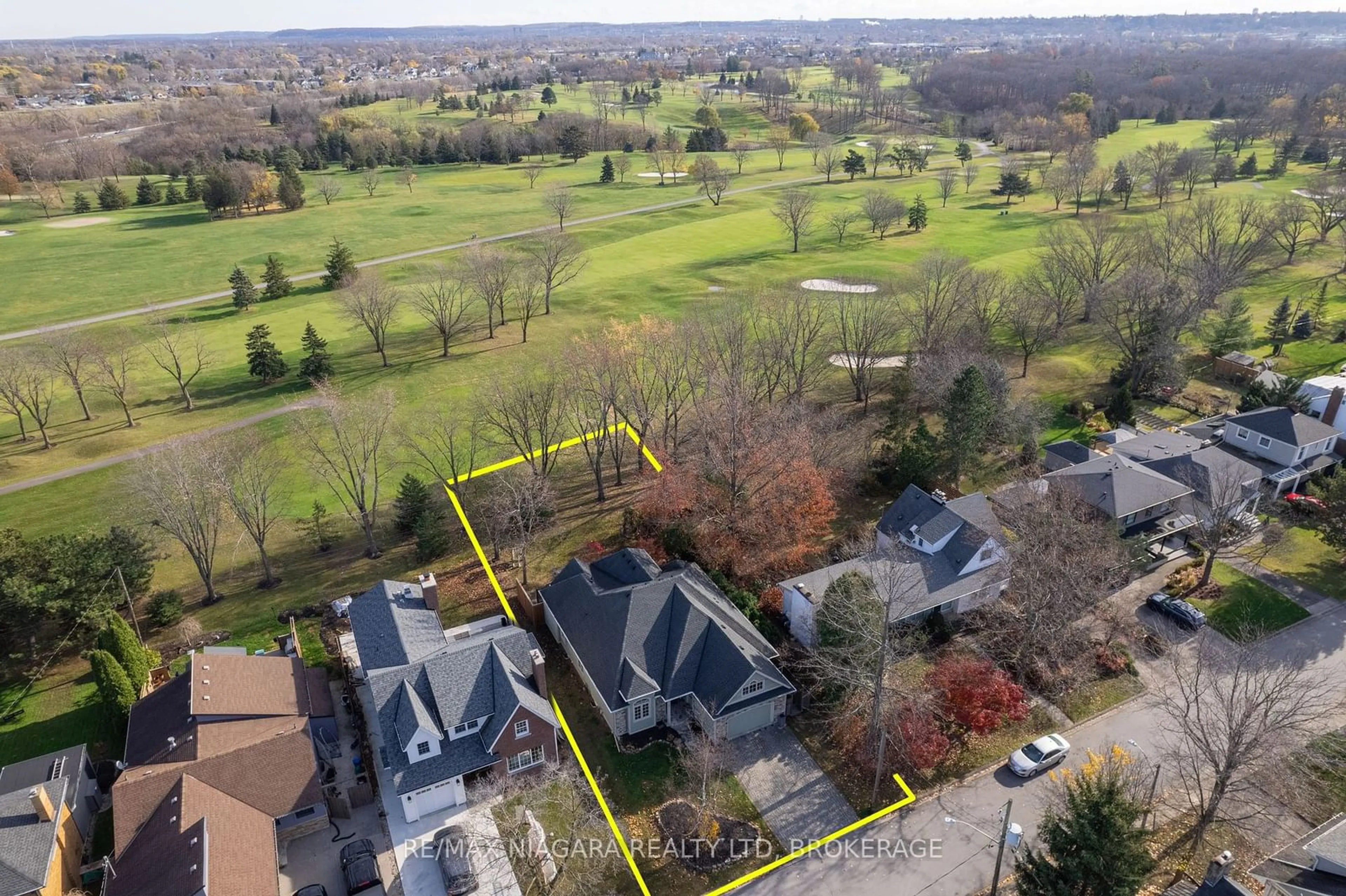 A pic from exterior of the house or condo, the fenced backyard for 55 HIGHLAND Ave, St. Catharines Ontario L2R 4H9