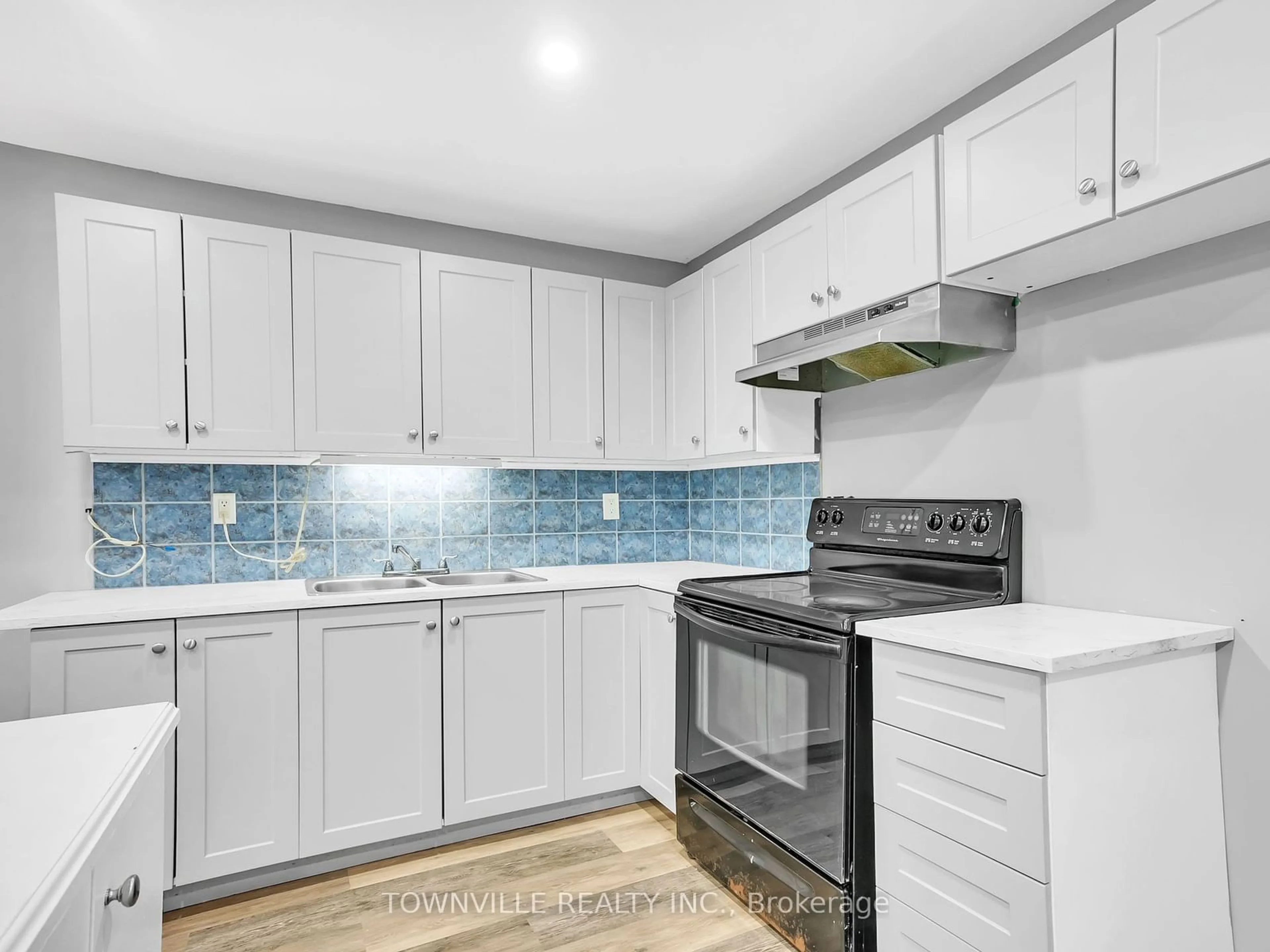 Standard kitchen, wood floors for 3527 COUNTY 26 Rd, Augusta Ontario K0E 1T0