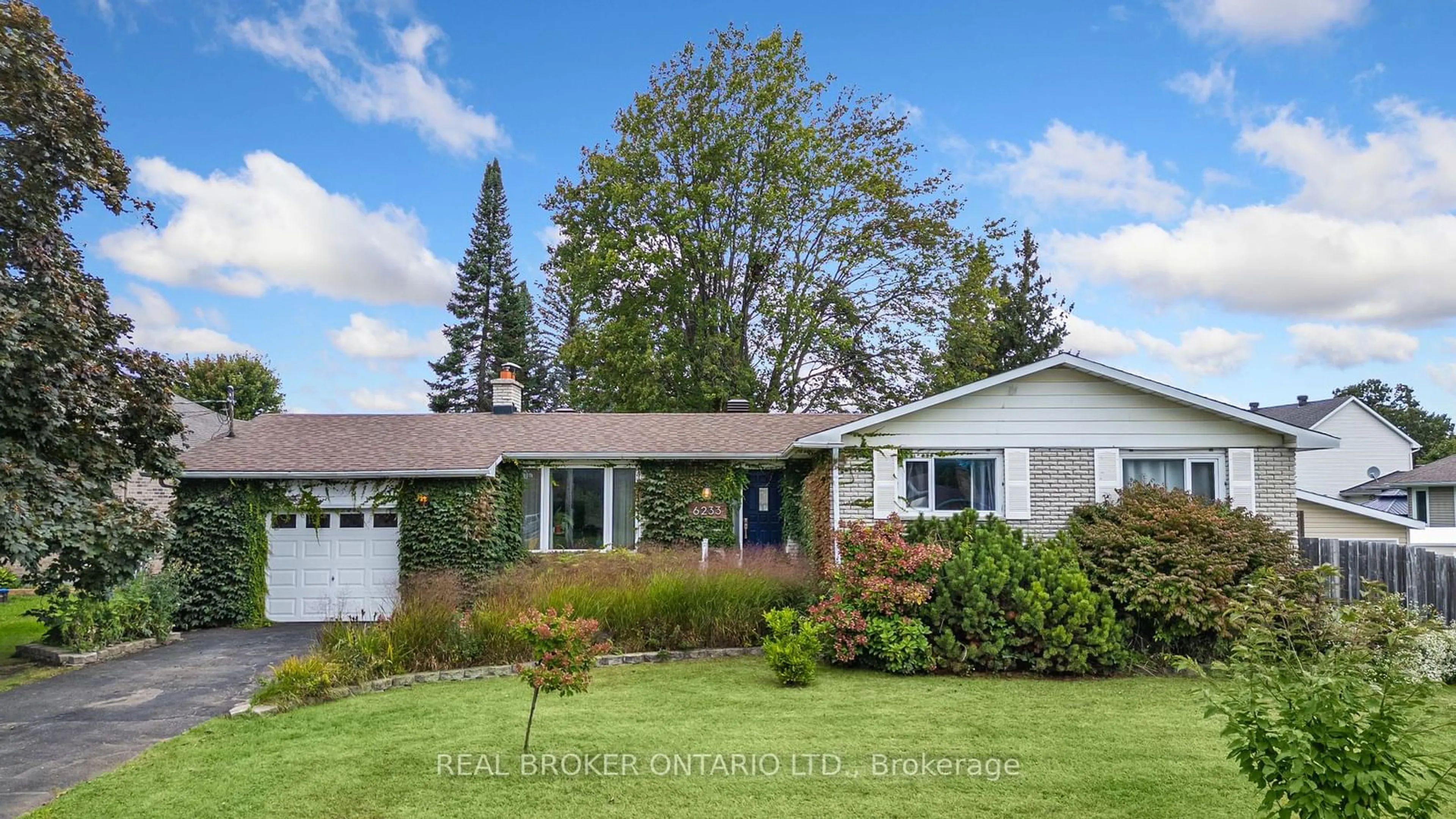 Frontside or backside of a home, cottage for 6233 PERTH St, Stittsville - Munster - Richmond Ontario K0A 2Z0