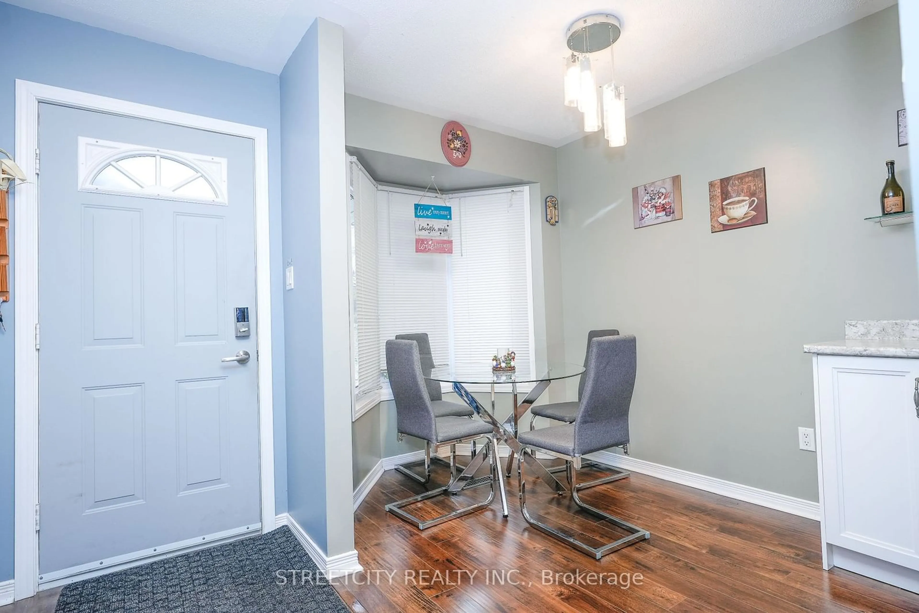 Indoor entryway, wood floors for 195 Barker St #26, London Ontario N5Y 1Y2