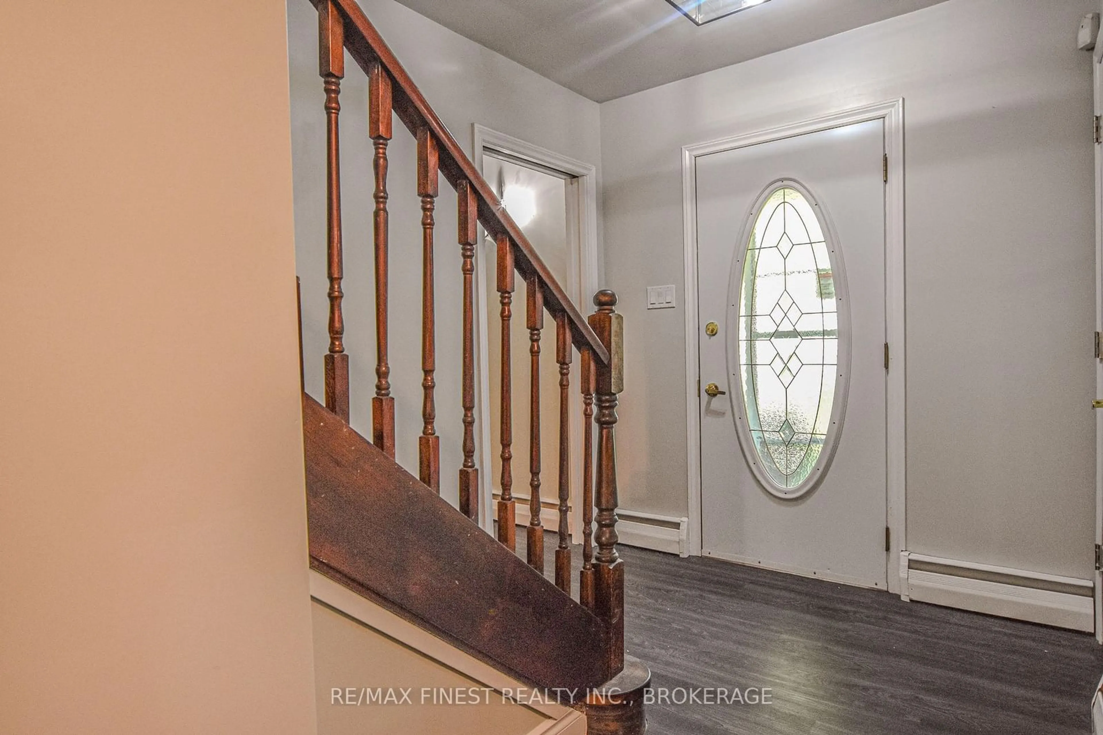 Indoor entryway, wood floors for 1084 COUNTY ROAD 6, Loyalist Ontario K0H 2H0