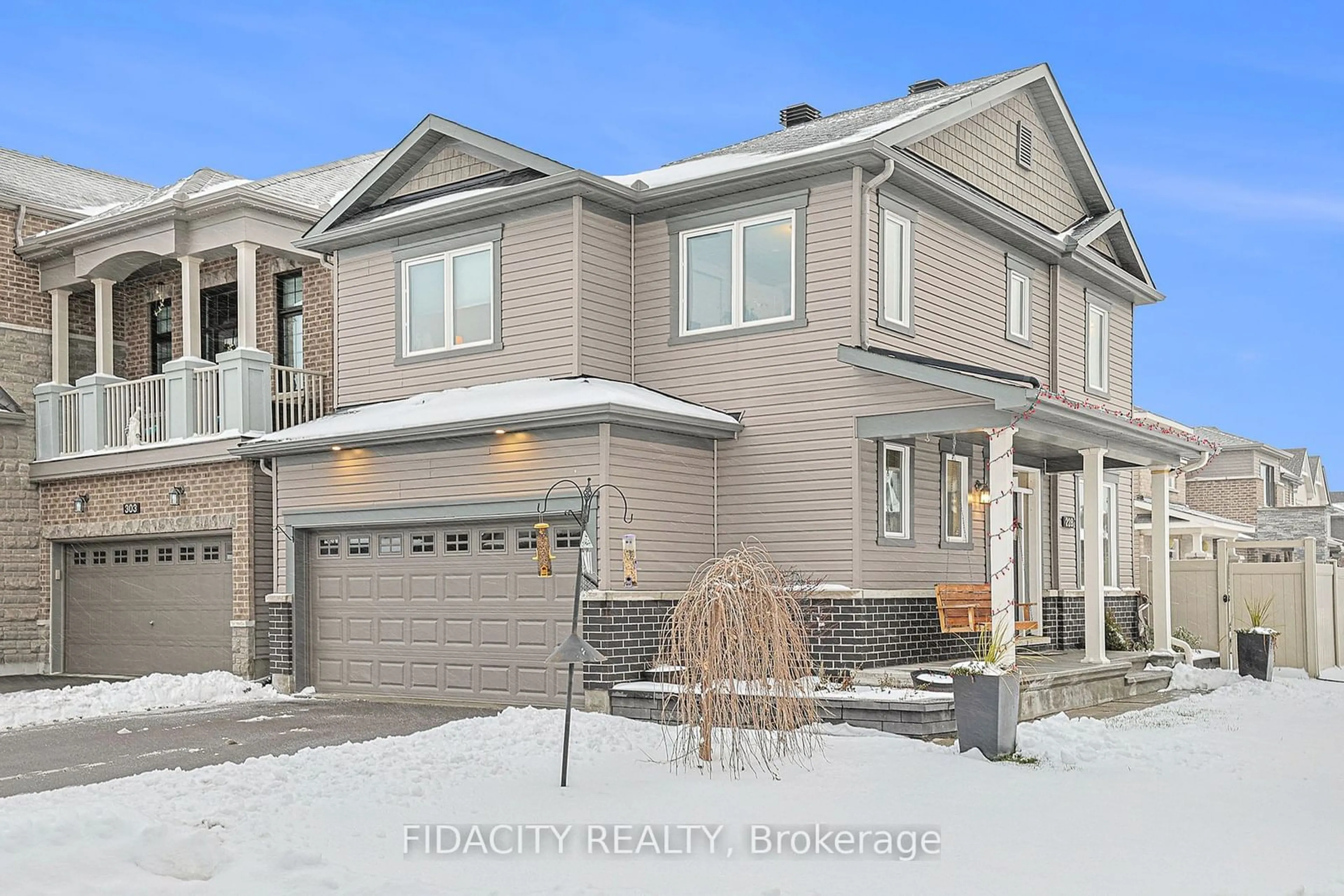 Frontside or backside of a home, the street view for 228 Kimpton Dr, Stittsville - Munster - Richmond Ontario K2S 2H9