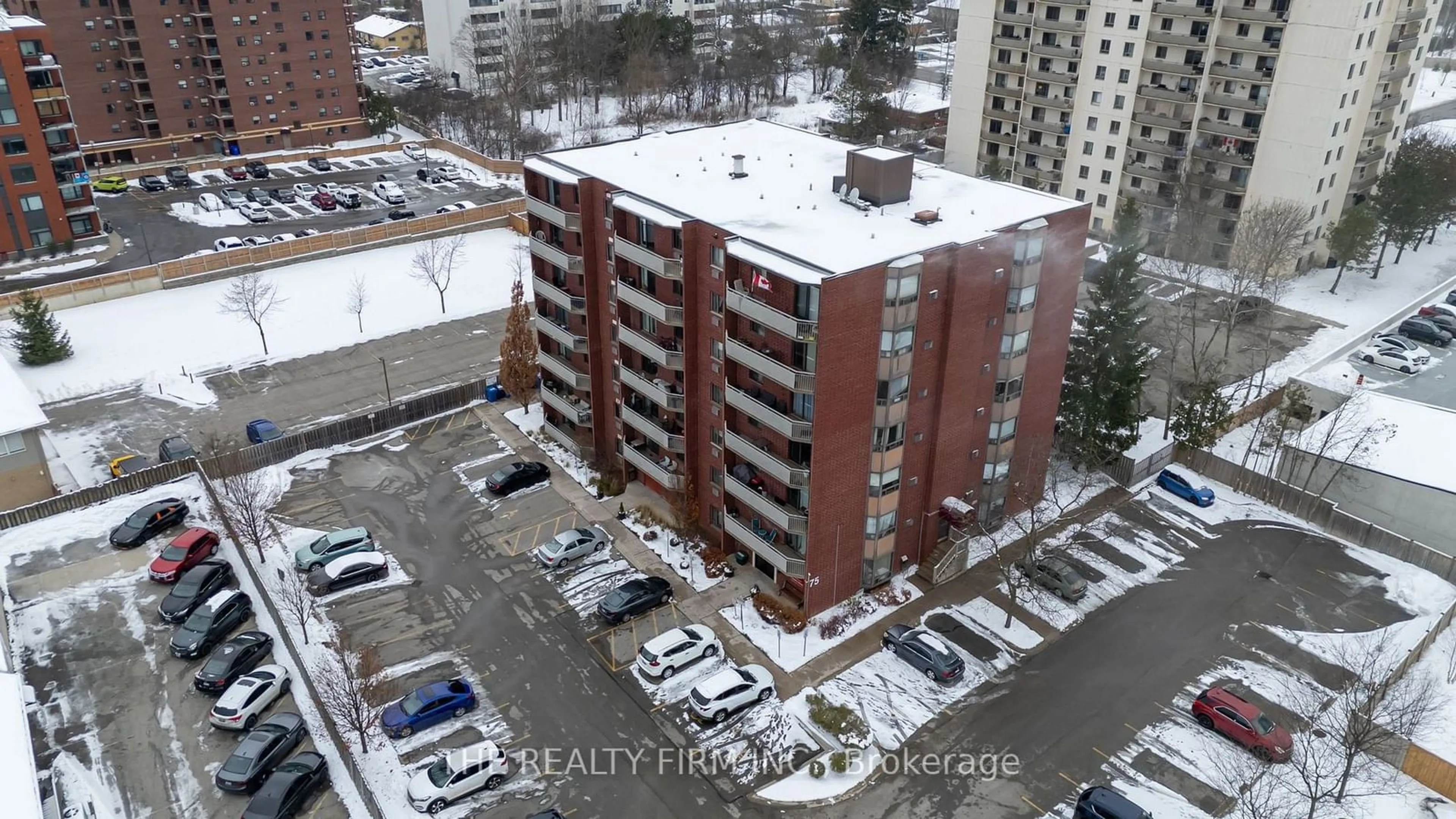 A pic from exterior of the house or condo, the front or back of building for 75 Huxley St #105, London Ontario N6J 4W7