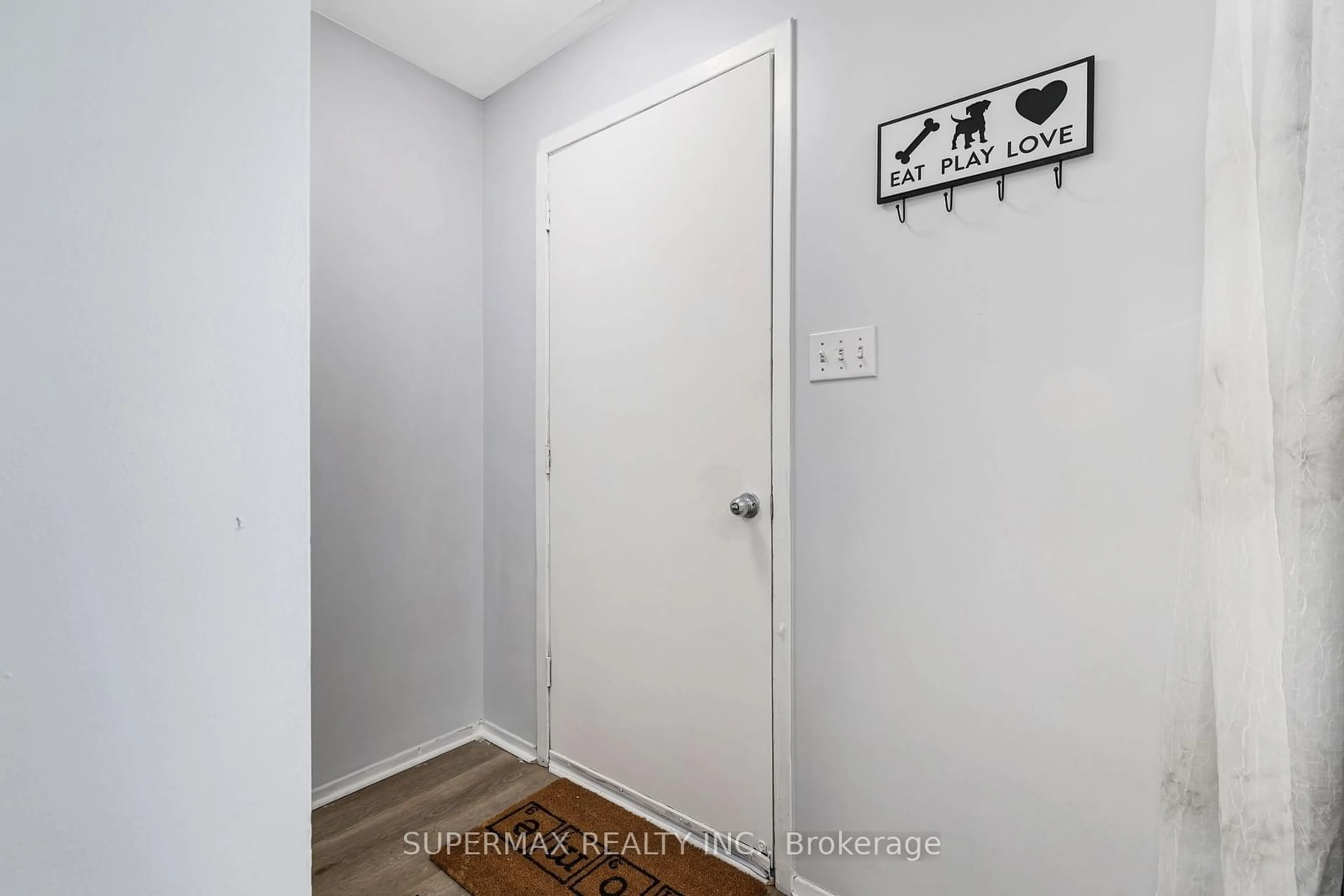 Indoor entryway, not visible floor for 225 Lake Ave, Hamilton Ontario L8E 1L6