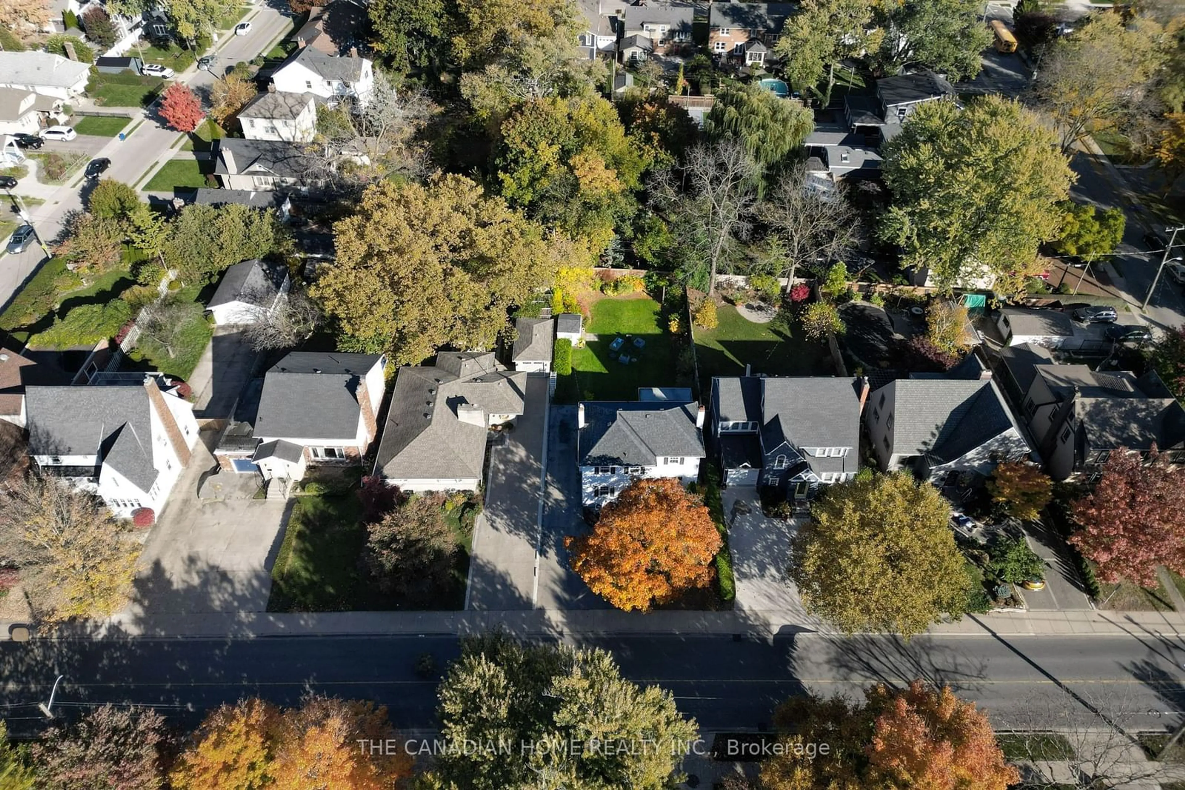 A pic from exterior of the house or condo, the street view for 77 Glenridge Ave, St. Catharines Ontario L2R 4X2