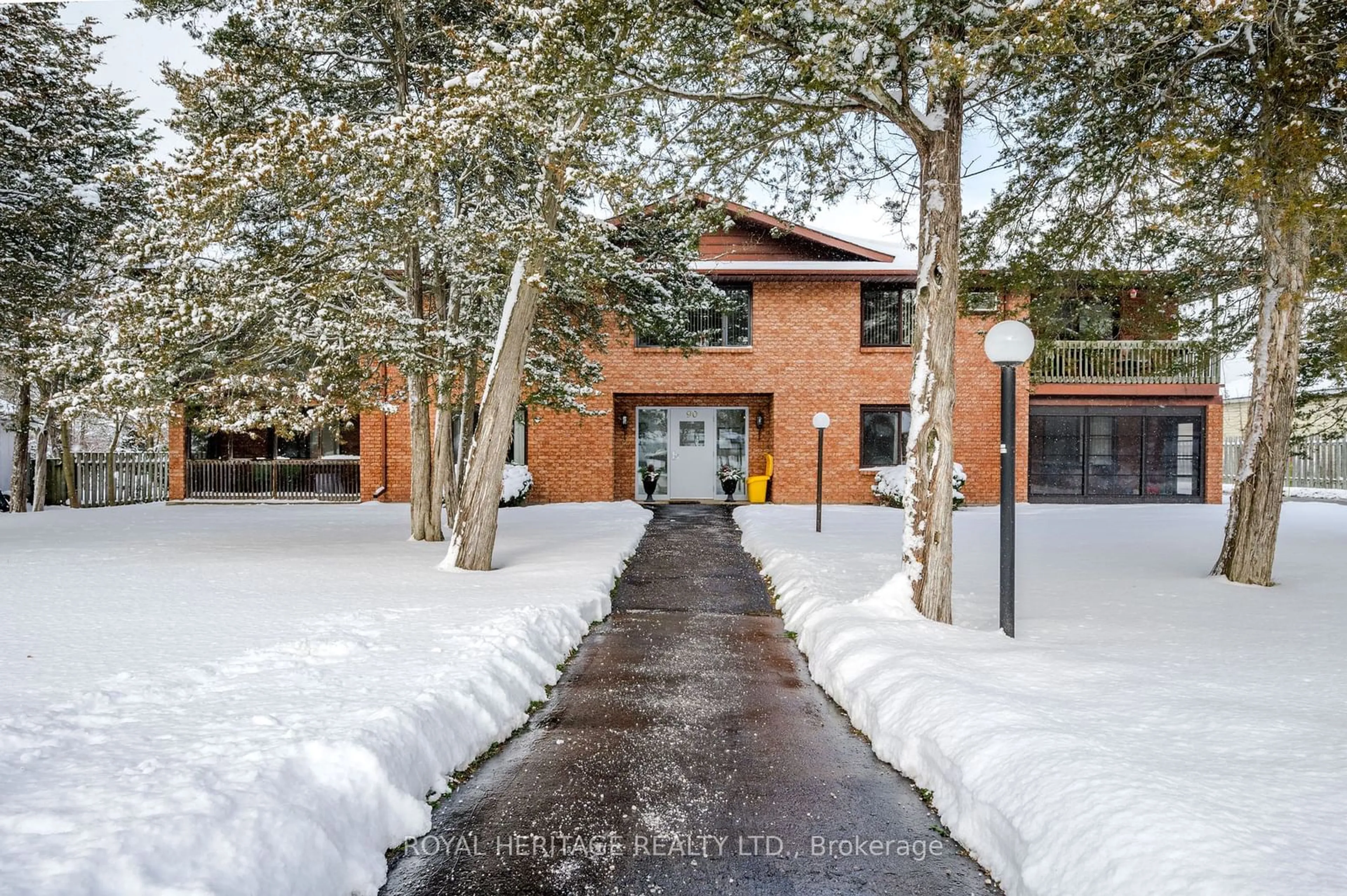 A pic from exterior of the house or condo, the front or back of building for 90 King St #208, Kawartha Lakes Ontario K0M 1A0