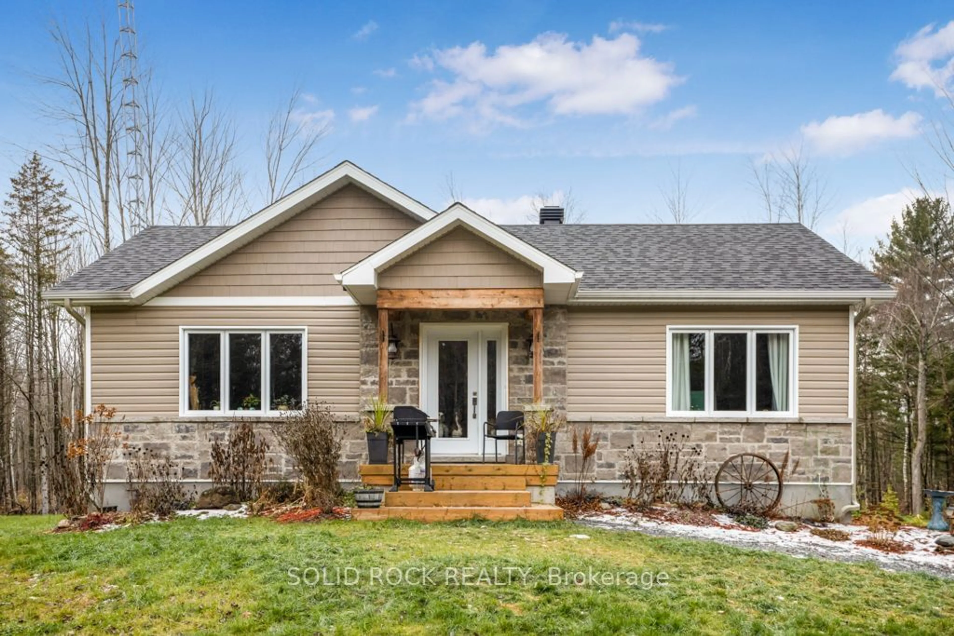 Frontside or backside of a home, cottage for 1410 Du Golf Rd, Clarence-Rockland Ontario K0A 1N0