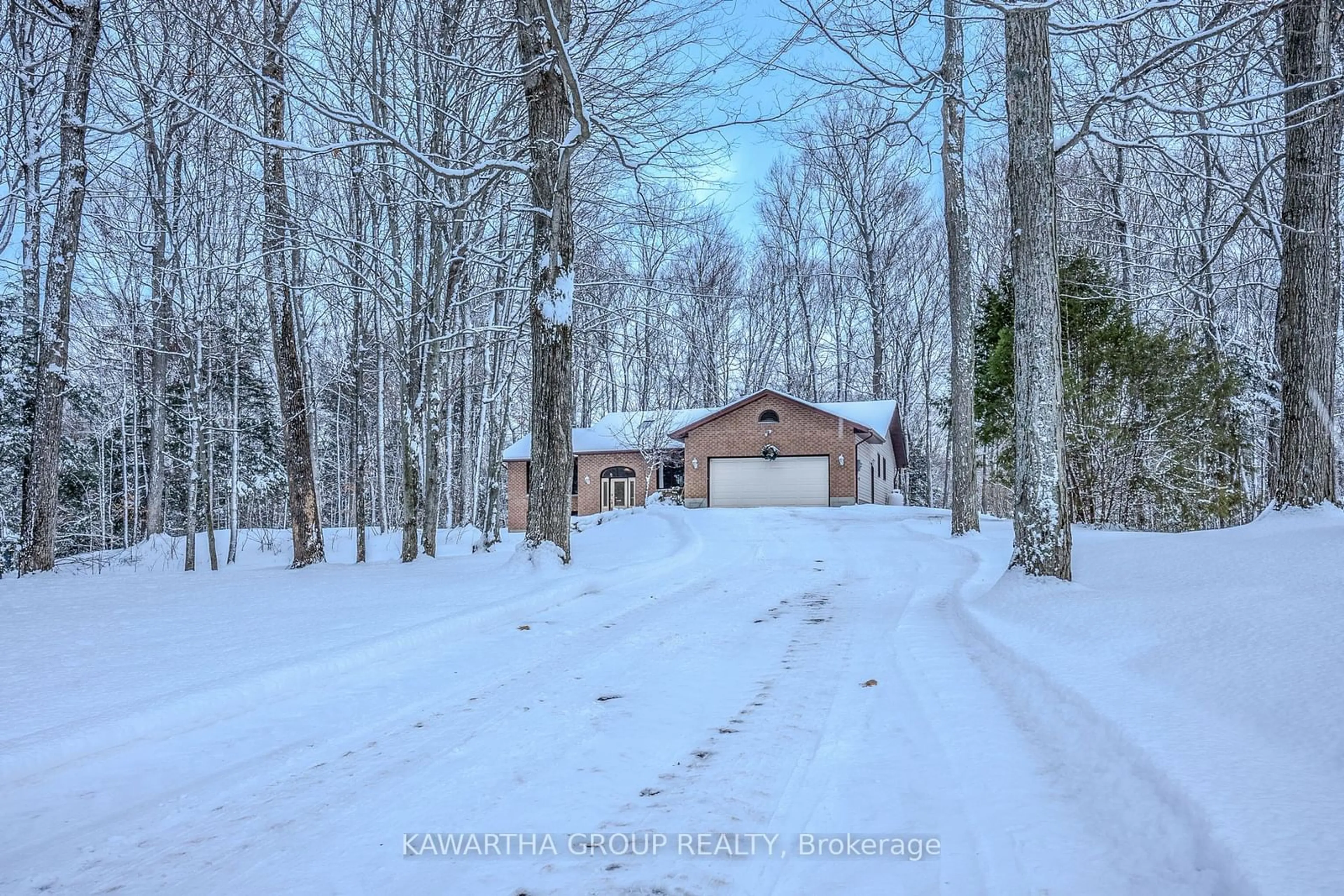 A pic from exterior of the house or condo, the street view for 29 Golf Club Cres, Kawartha Lakes Ontario K0M 1N0