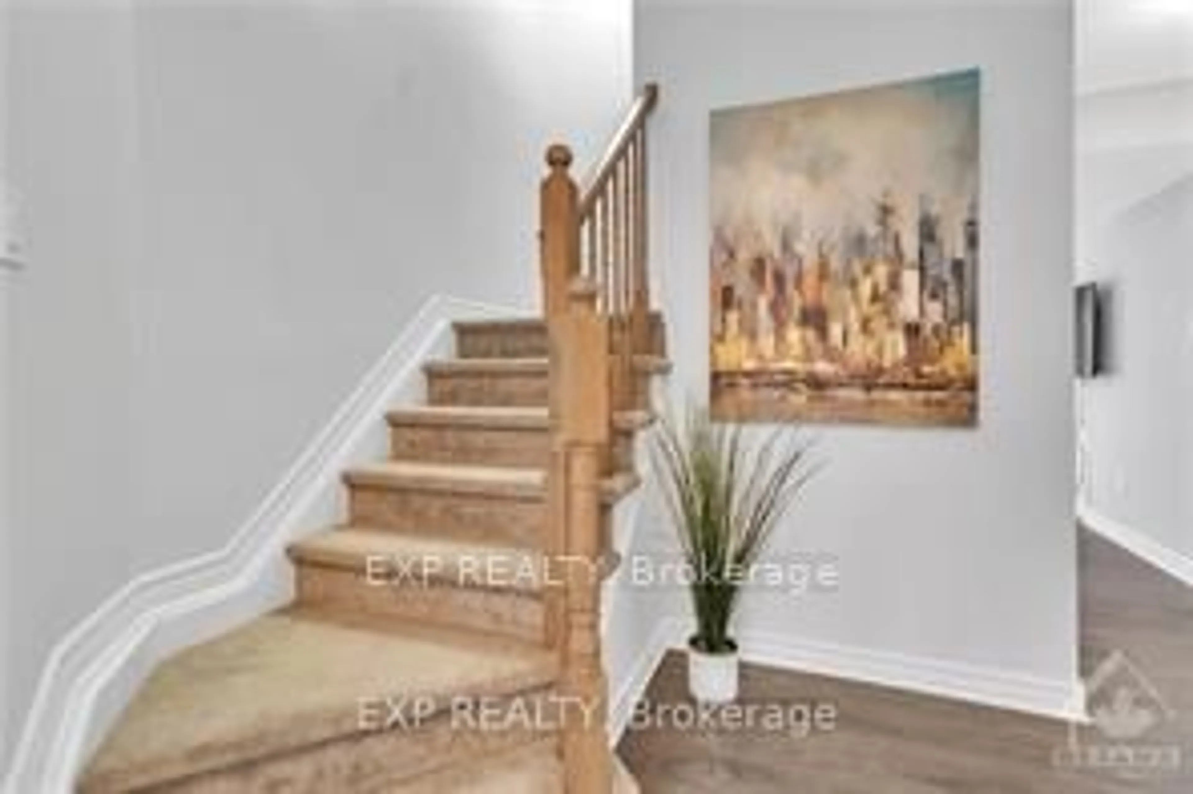 Indoor entryway, carpet floors for 128 Gelderland, Kanata Ontario K2V 0H8