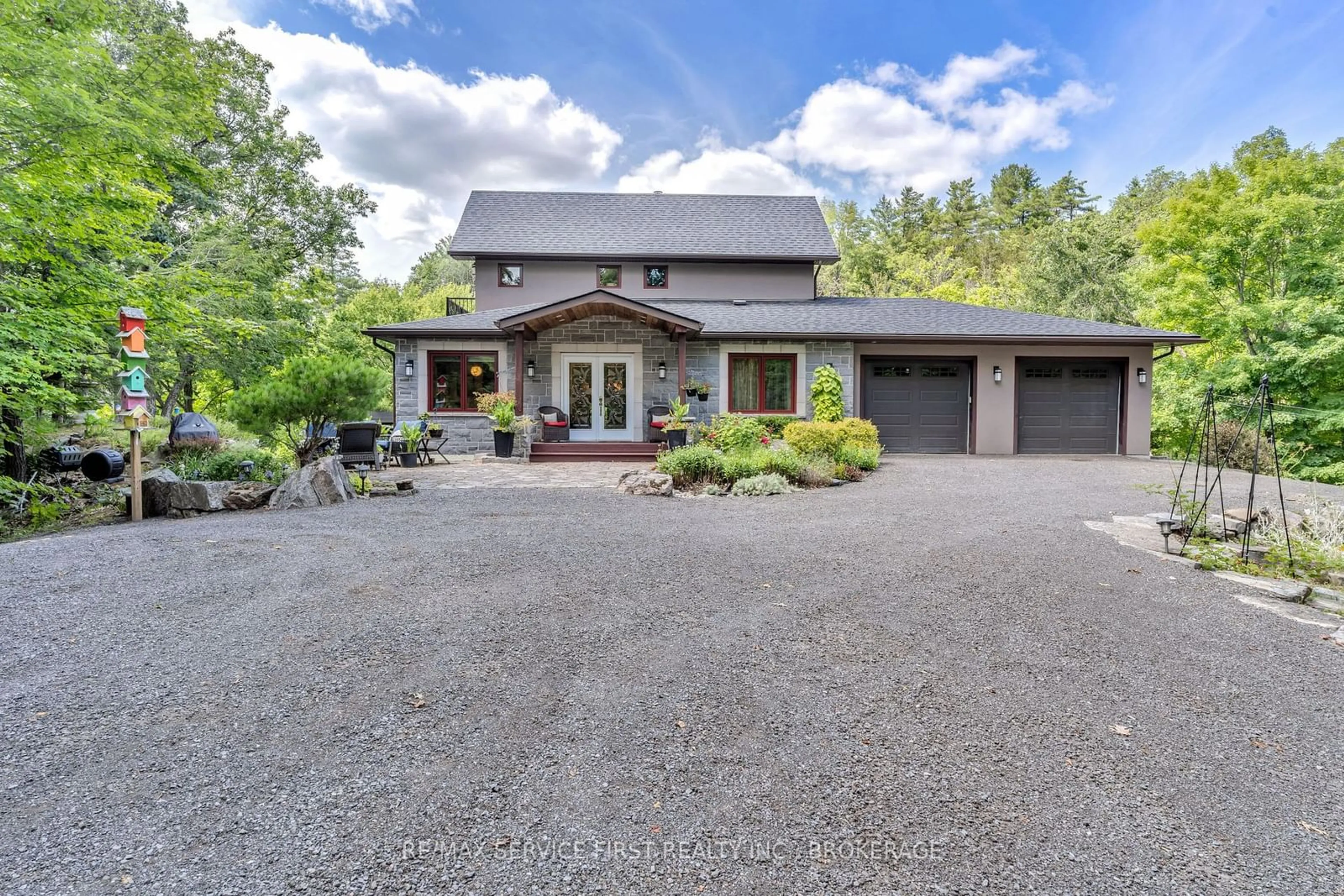 Frontside or backside of a home, cottage for 7955 PERTH Rd, South Frontenac Ontario K0H 2L0